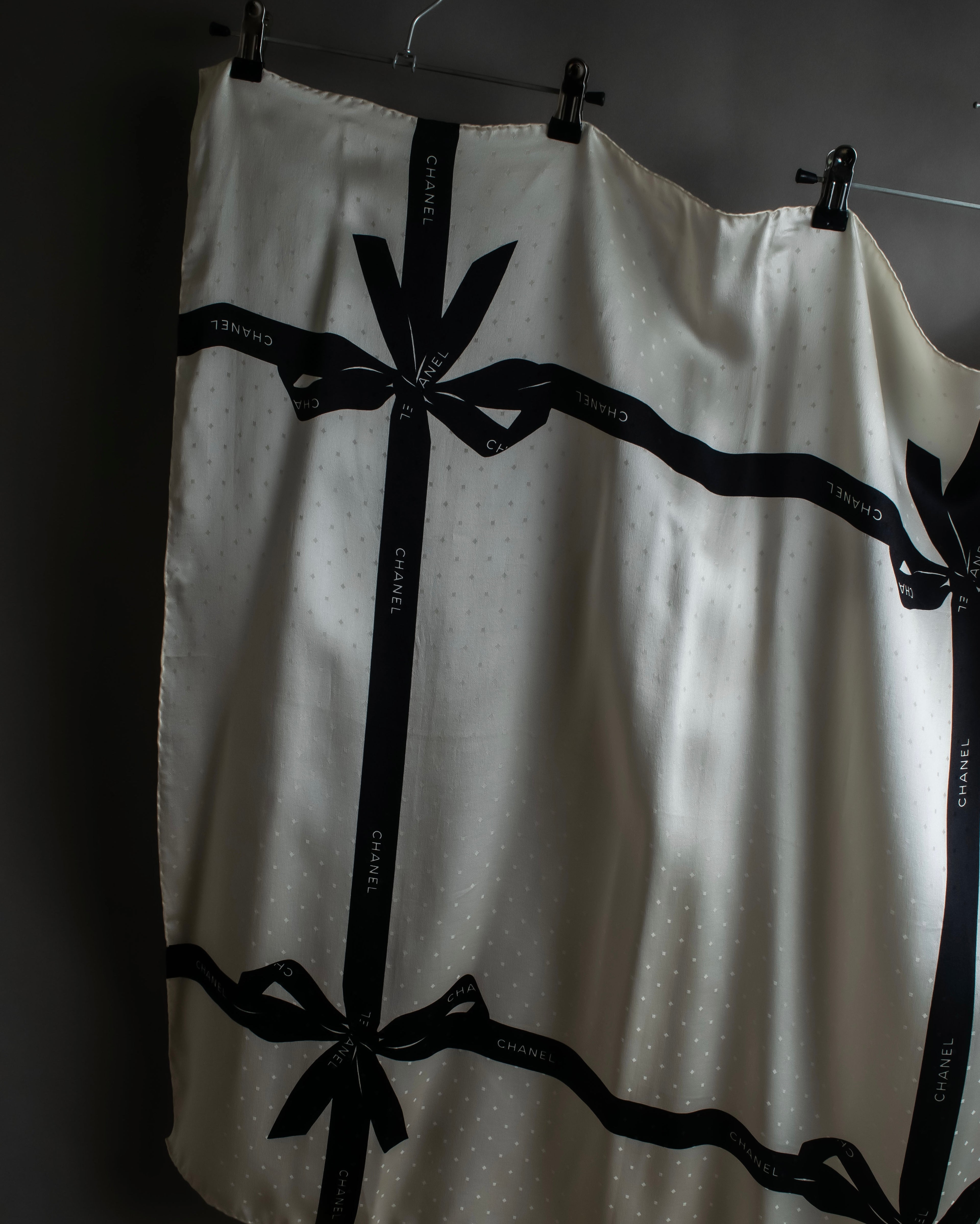 "CHANEL" Logo engraved ribbon motif design large scarf