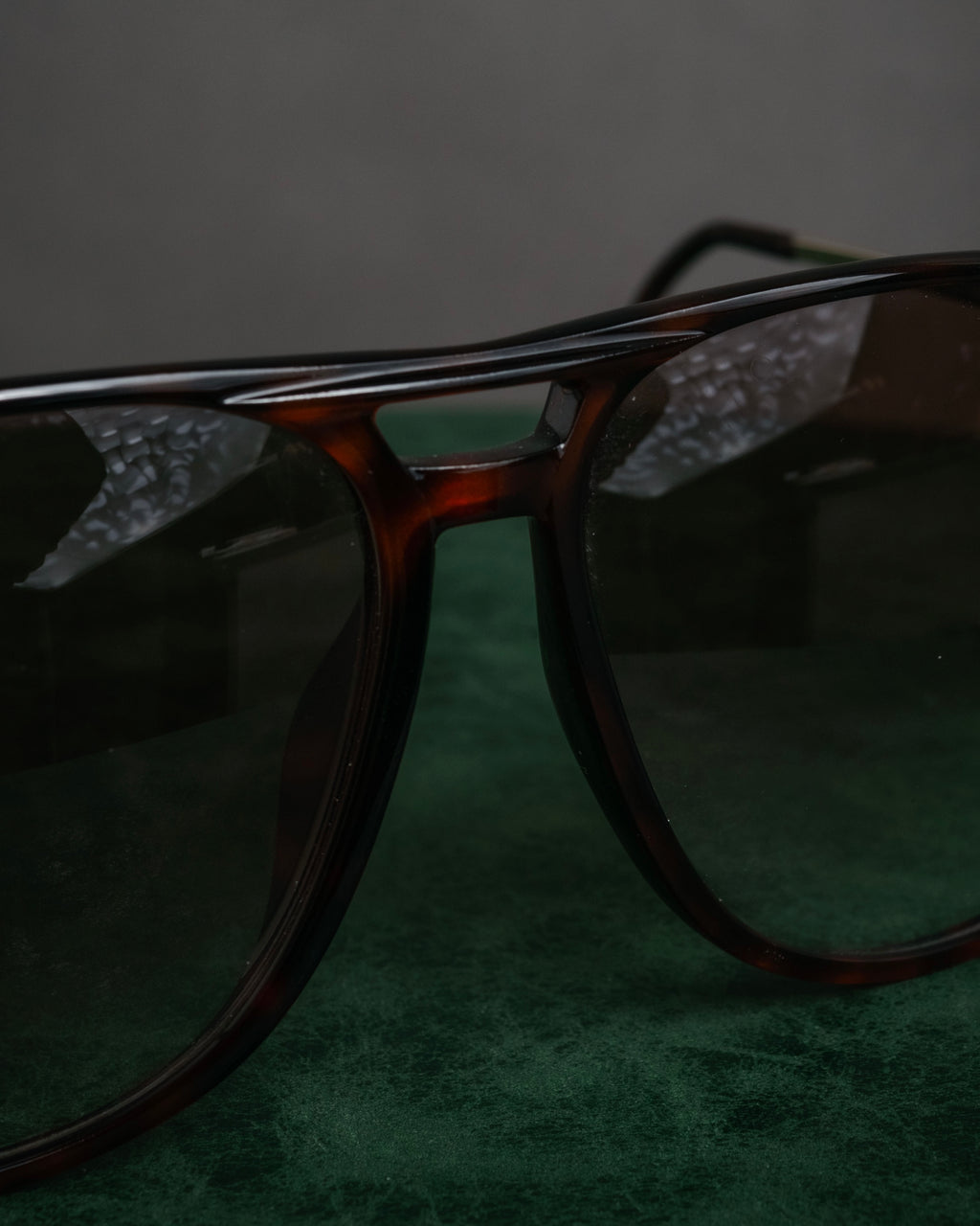 “Christian Dior MONSIEUR”
80’s Oversized aviator sunglasses
