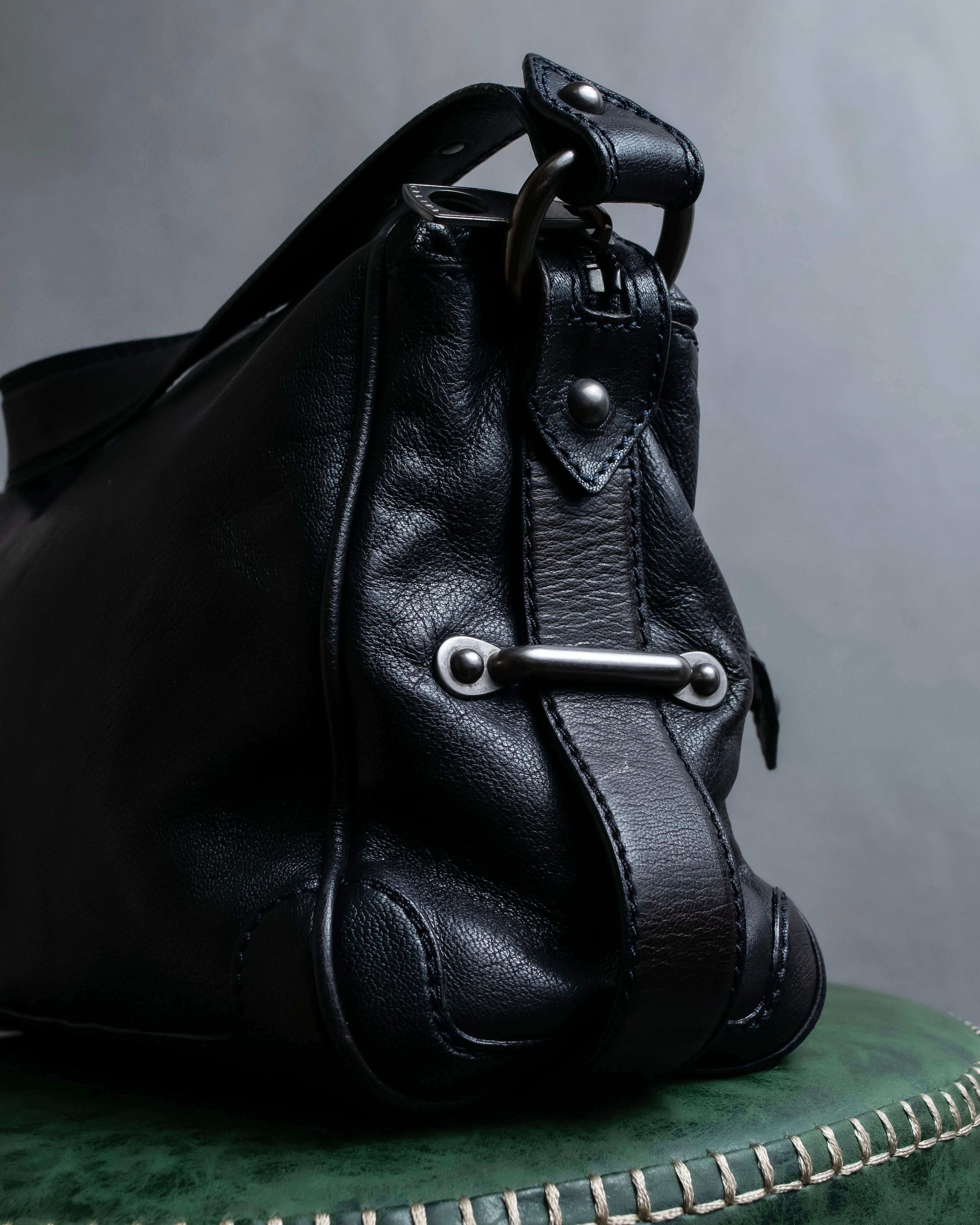 "CELINE" Metal parts design horizontal leather one-shoulder bag
