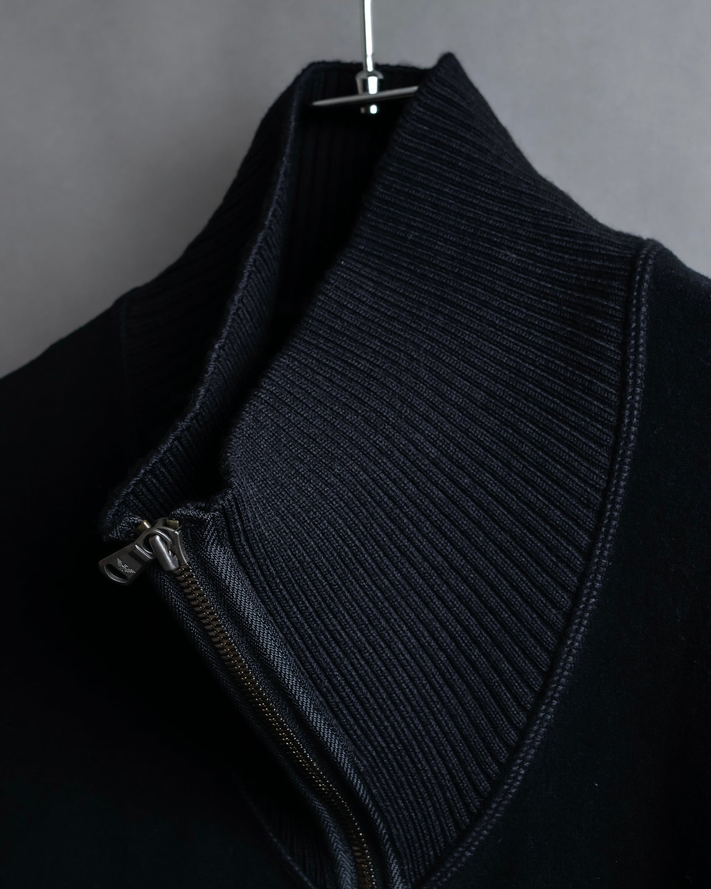 "EMPORIO ARMANI"  Piping design double zipper driver's knit