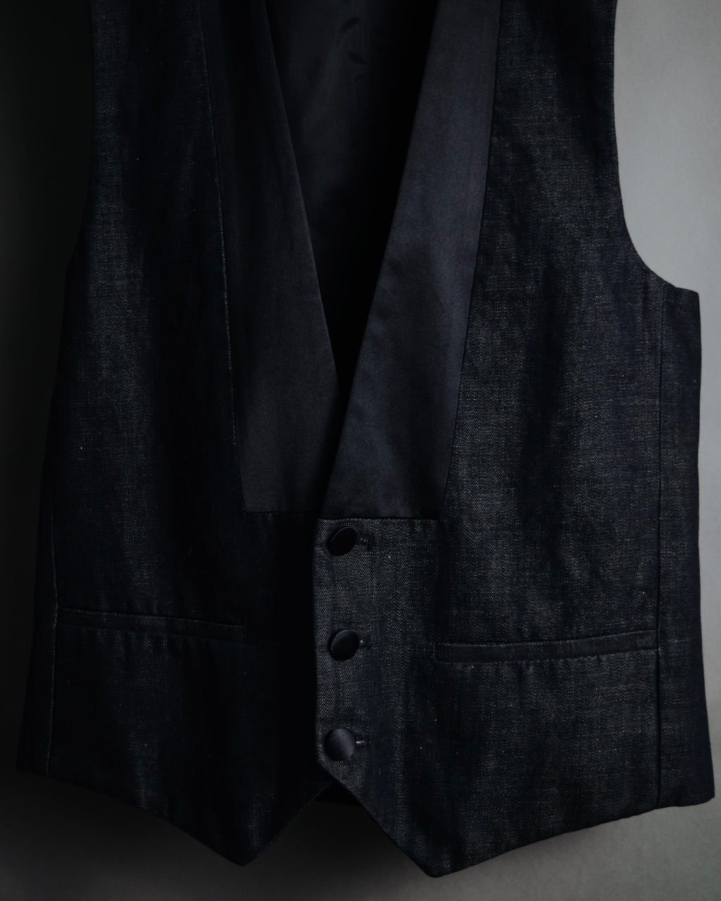 –SPECIAL– "Maison Martin Margiela"
2011 Replica denim smoking vest