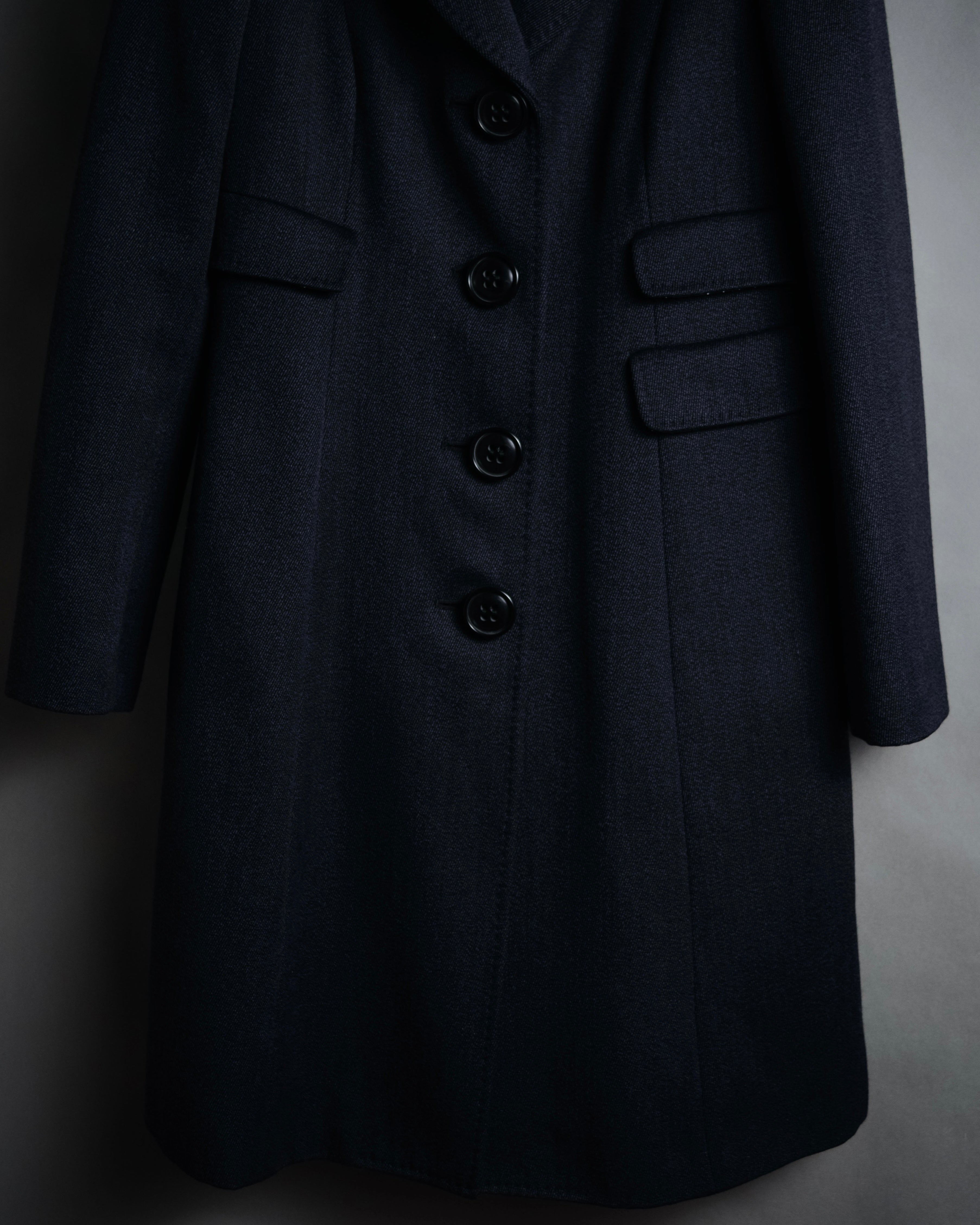 “MOSCHINO CHEAPANDCHIC”
00’s-10’s Tailored wool coat with double flap pockets