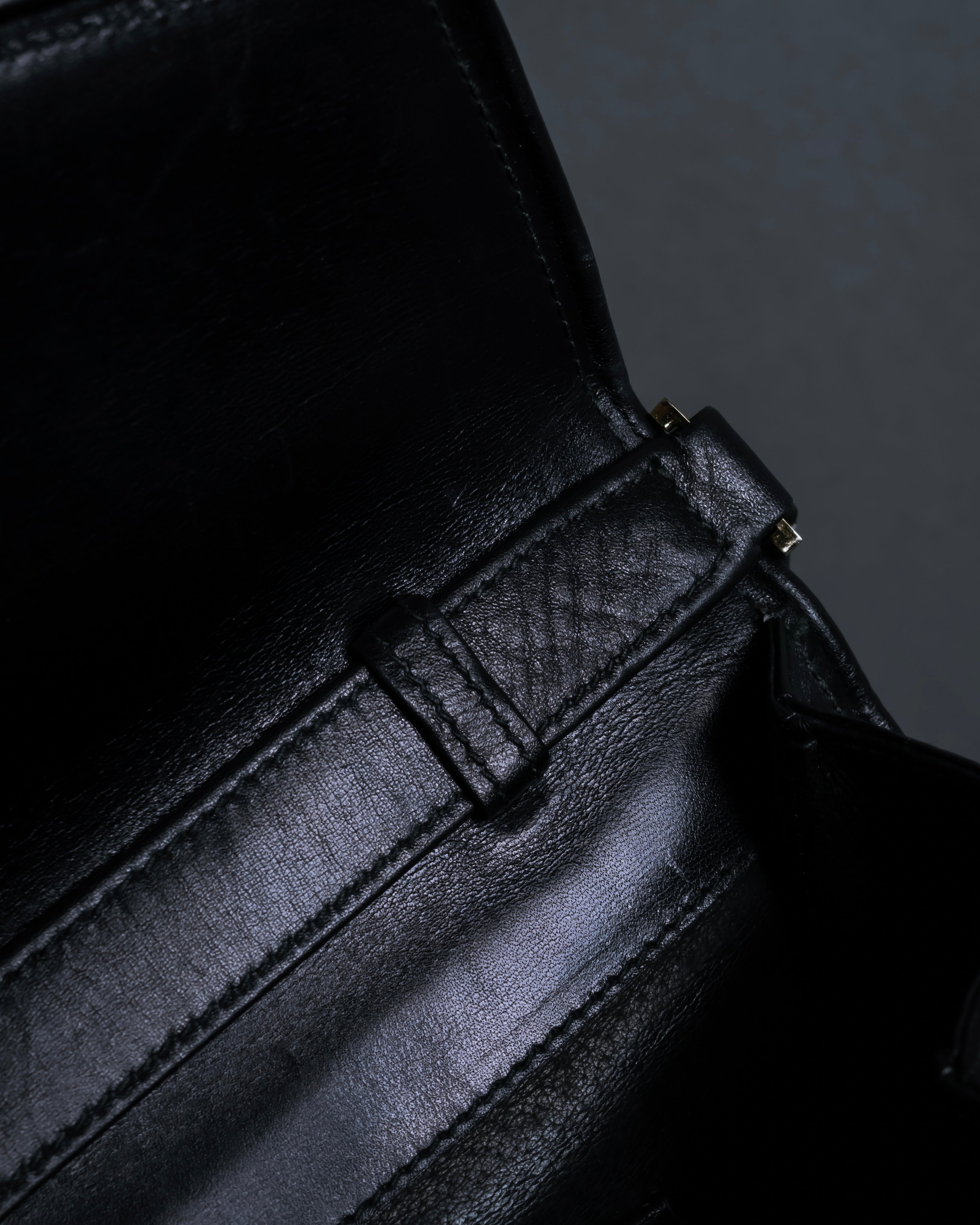 "GUCCI" Saddlery motif crisp design vintage leather shoulder bag