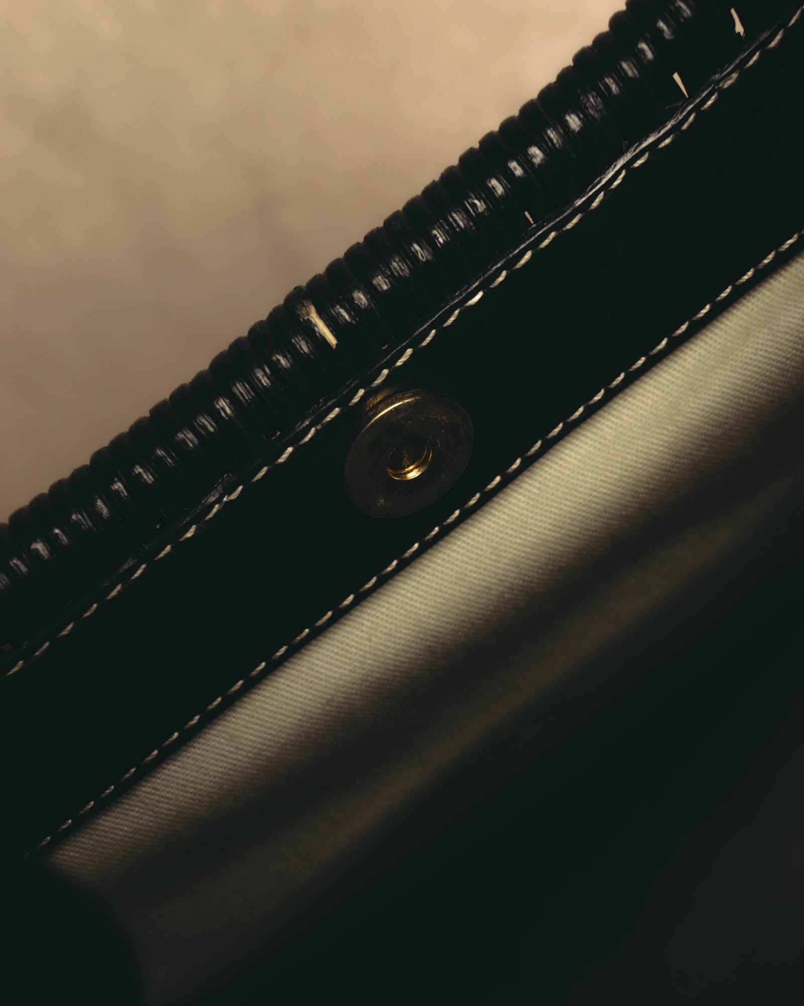 -SPECIAL- “Salvatore Ferragamo” 90’s-00’s Woven leather half moon handle bag
