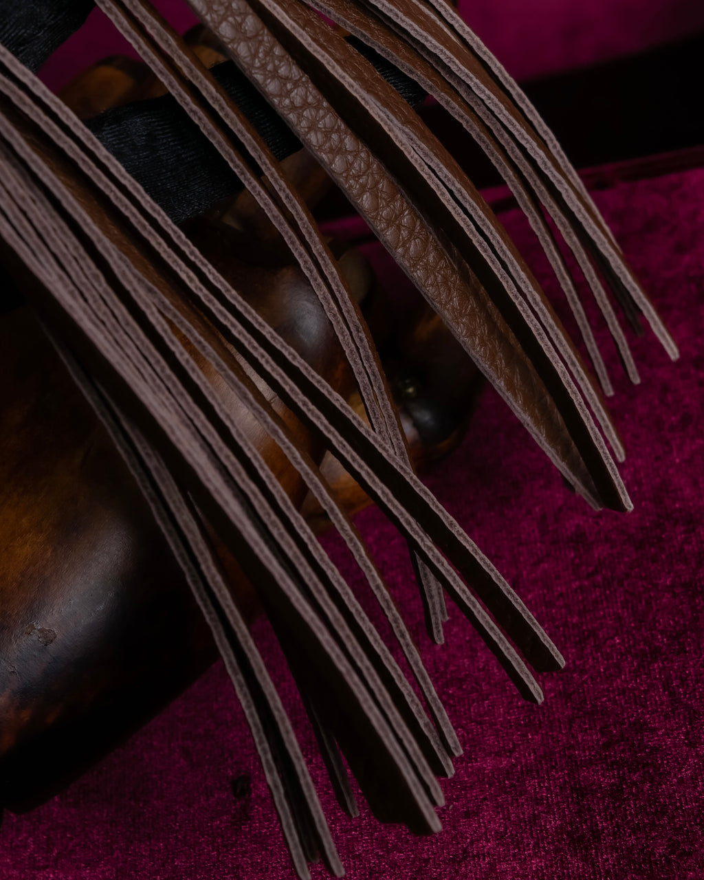 "GUCCI" Bamboo motif leather fringe charm