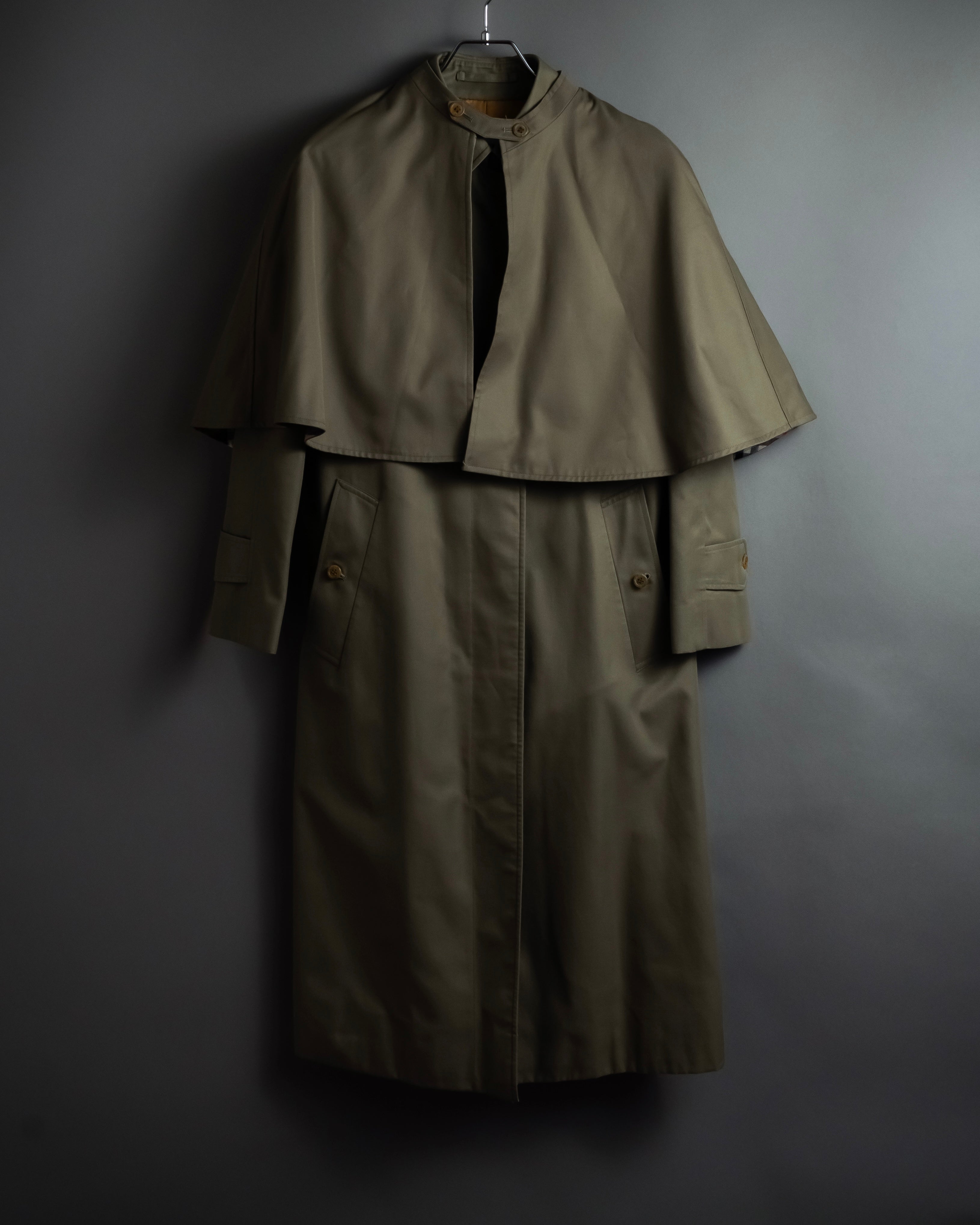 "BURBERRYS" Cape-attached design stand collar coat