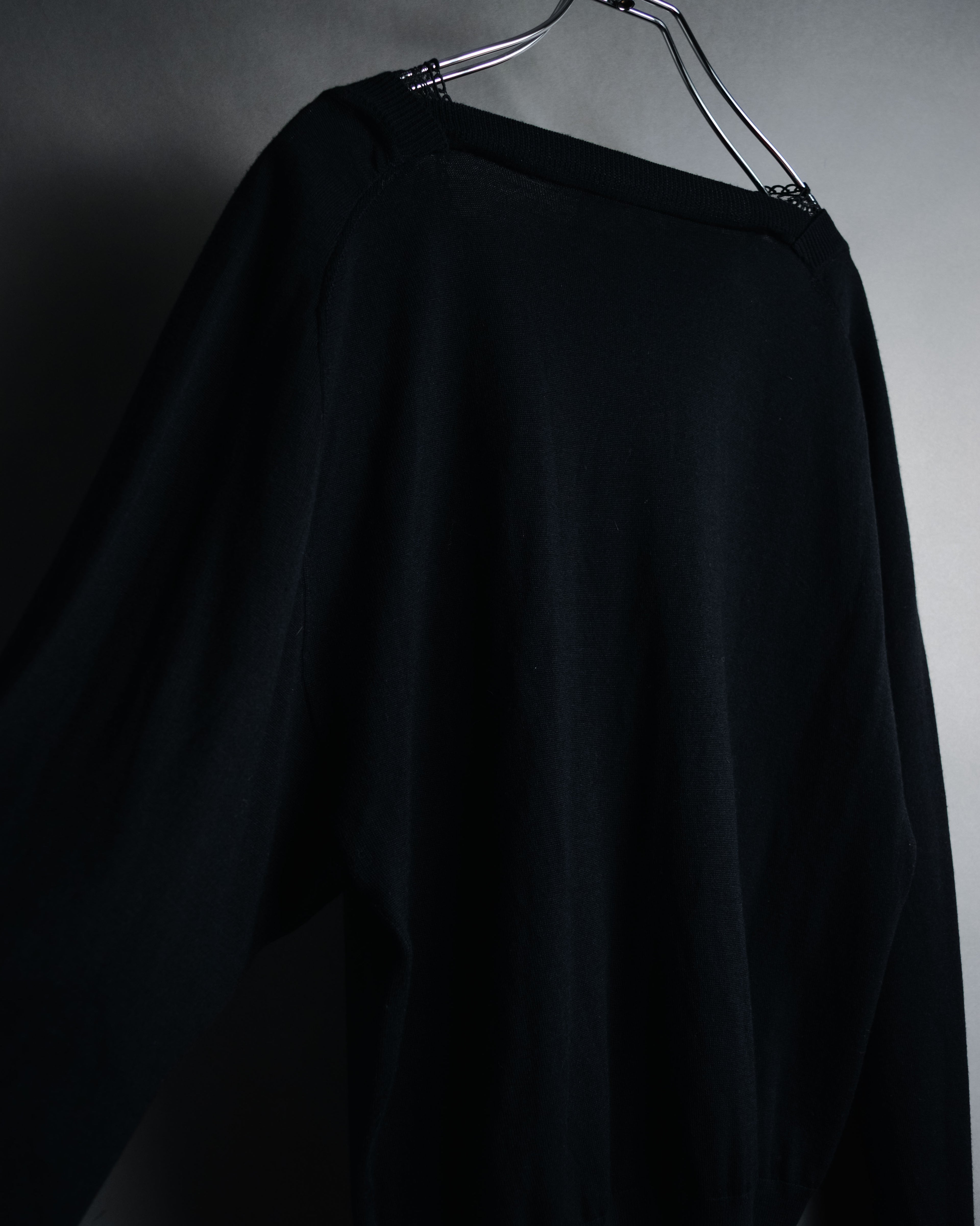 "Chloe" 2020 Lace-trimmed v-neck knit top