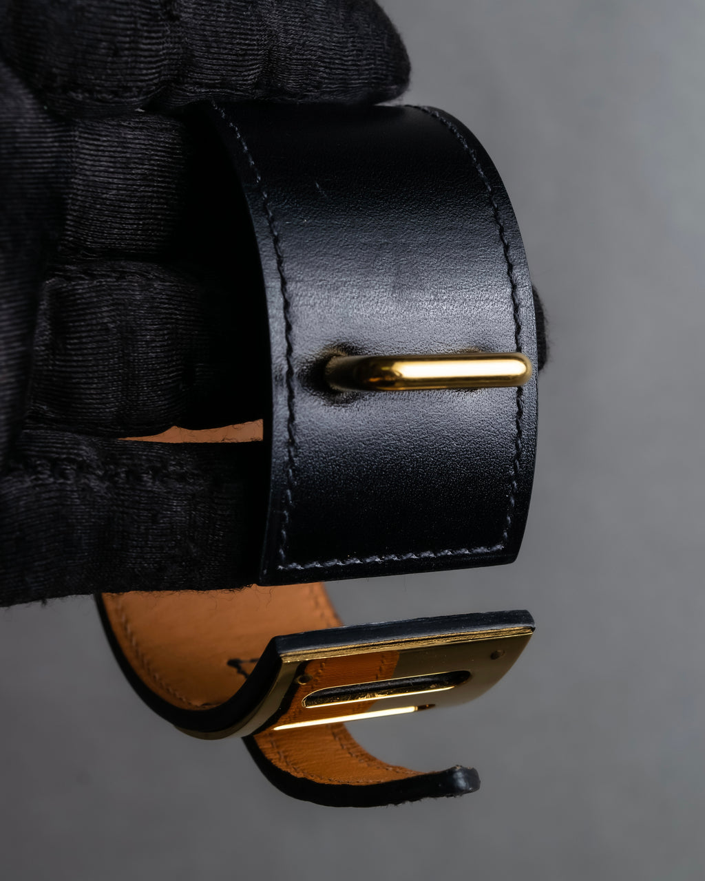 "HERMES" 2014 collection Kelly design leather bangle