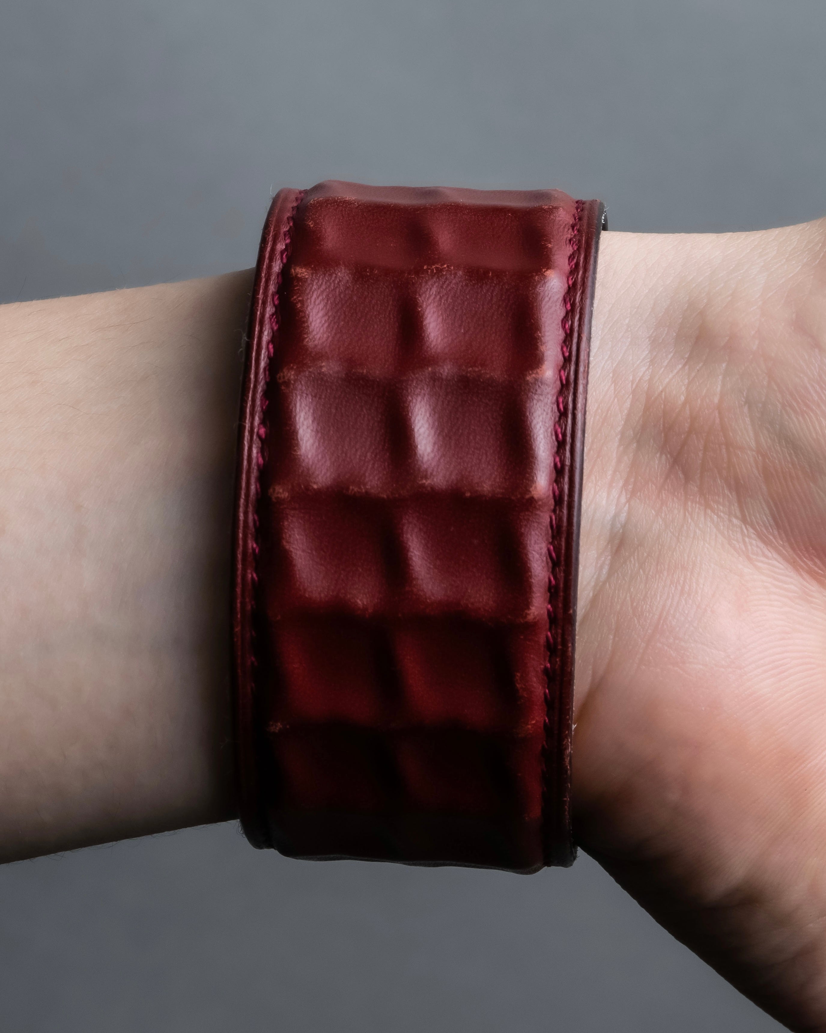 "HERMES" Deutch processing wide leather bracelet