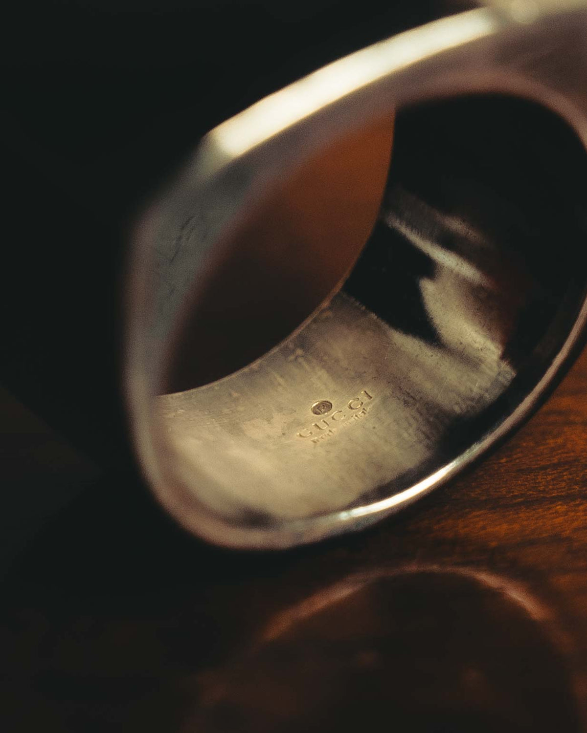 "GUCCI" 90's-00's Hammered wide square signet ring