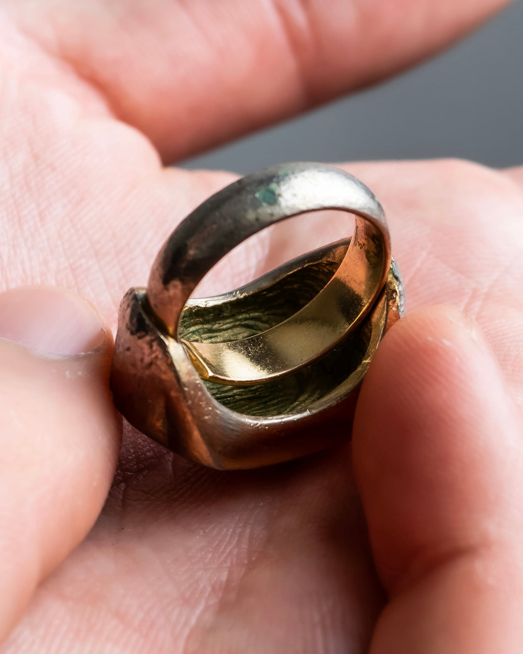 “Dior” Star-shaped pearl gold ring