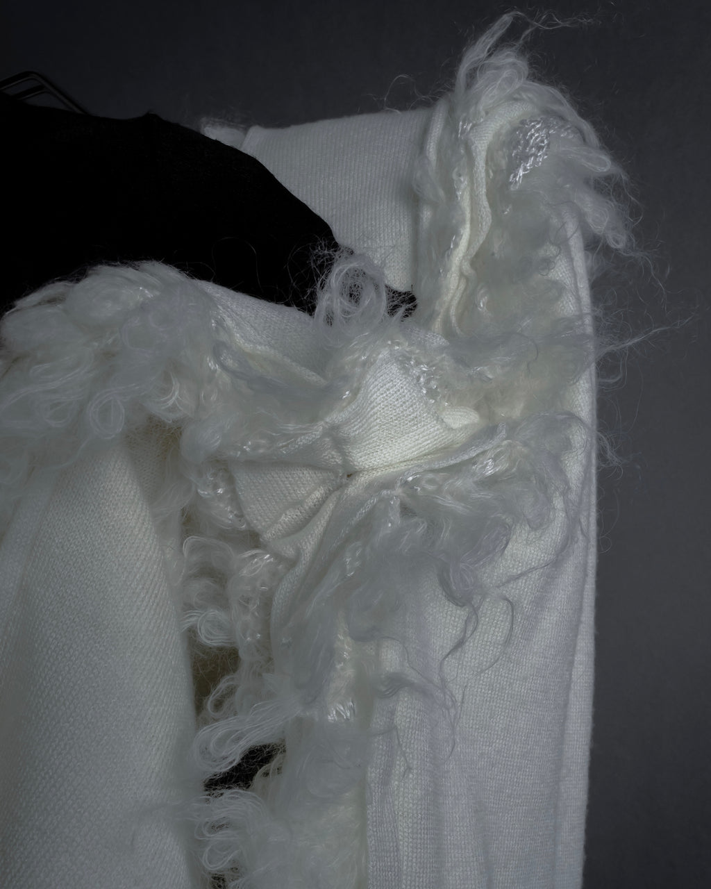 "COMME des GARCONS" 18AW layered mesh design fringe thick knit