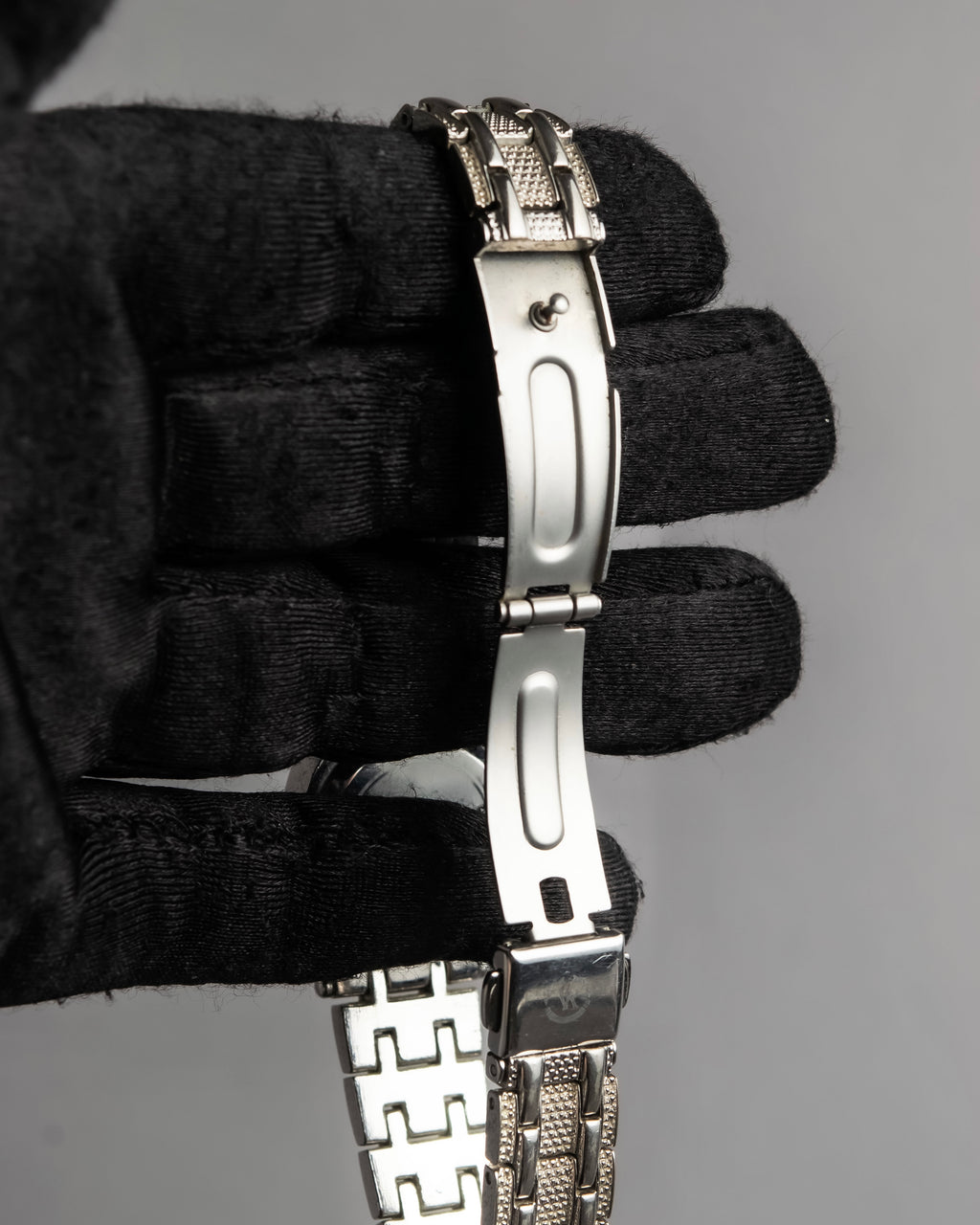 "VALENTINO ROLENTA" Green stone design square watch bracelet