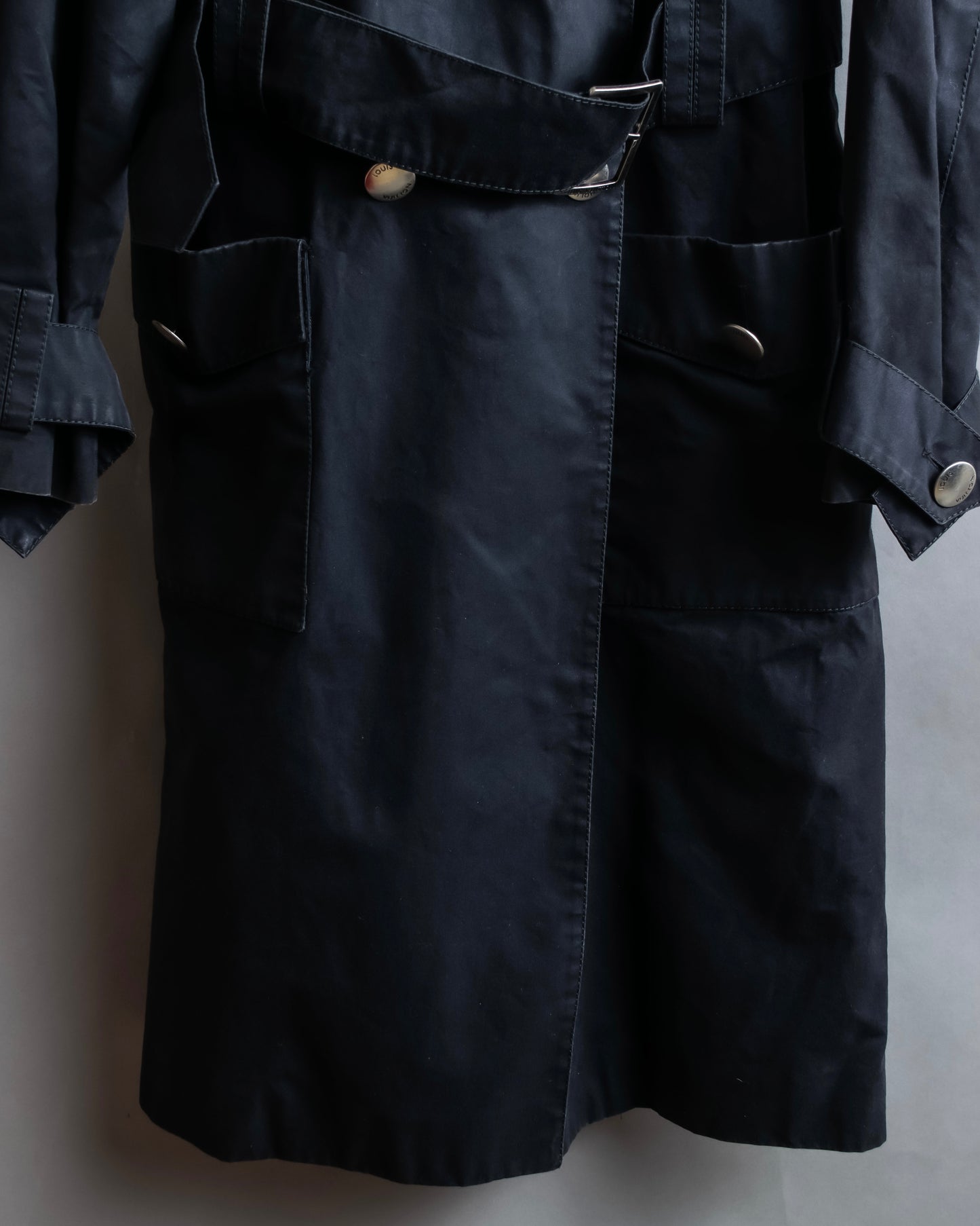 "LOUIS VUITTON" Metal button detailing belted trench coat