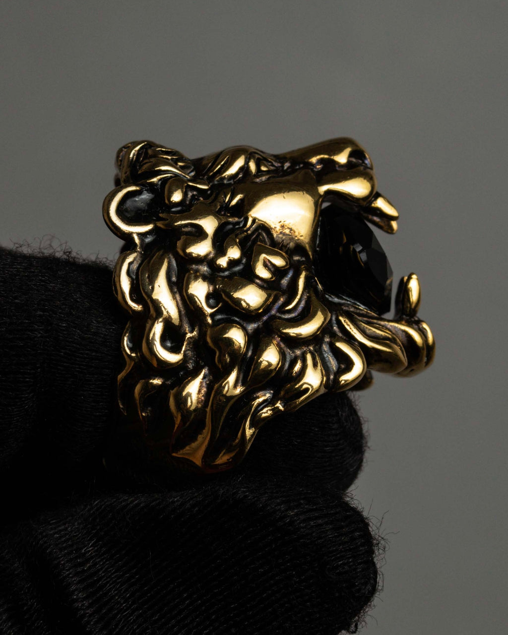 "GUCCI" Michele period lion head gold ring