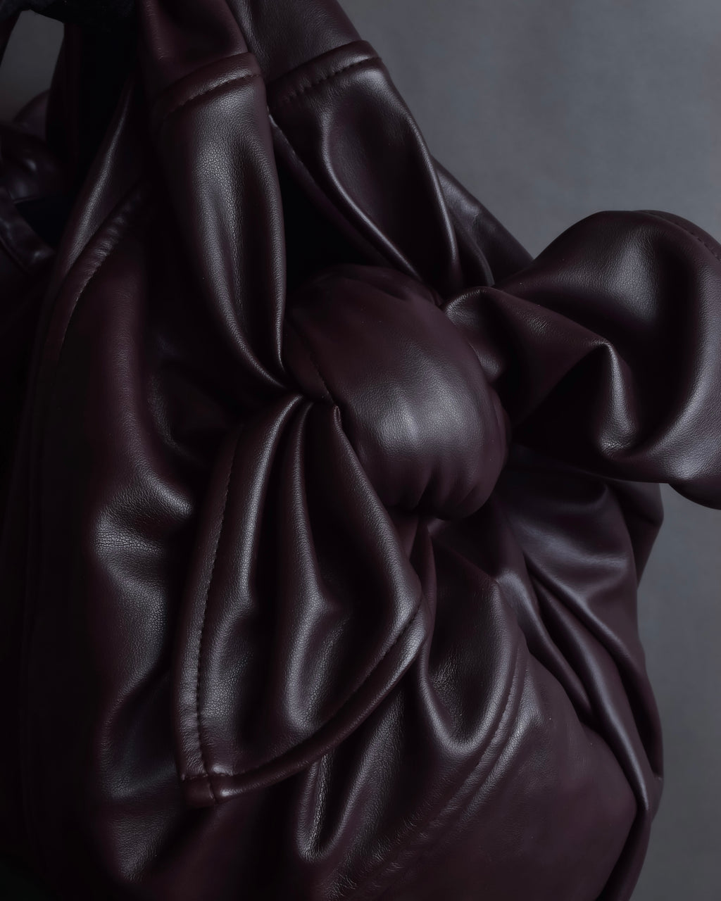 "COMME des GARCONS COMME des GARCONS" Knot drape design leather bag