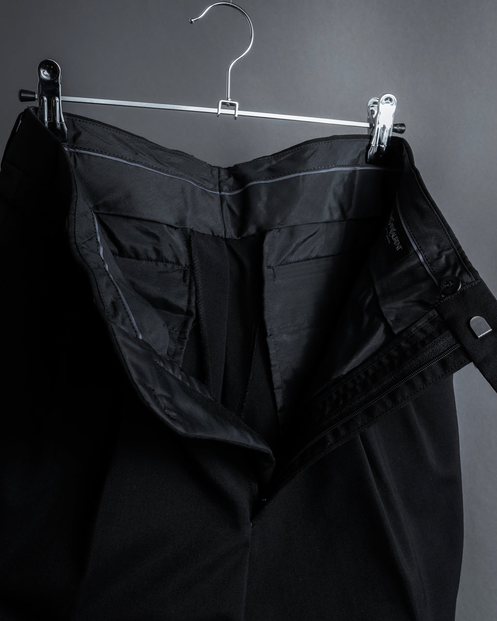 "YVES SAINT LAURENT" Straight tailoring design set up