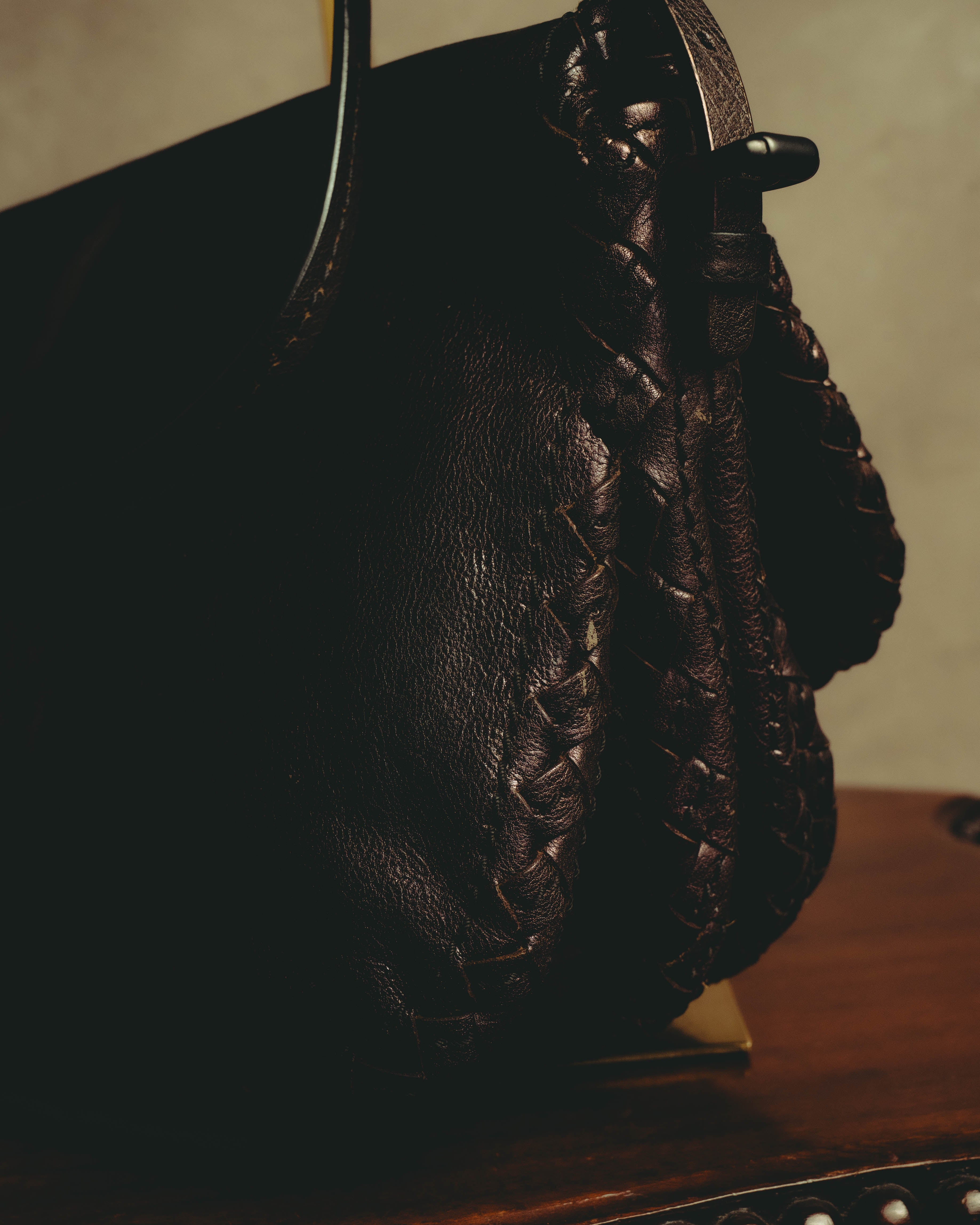 “BOTTEGA VENETA” 10’s Iridescent calfskin intrecciato trim crossbody bag