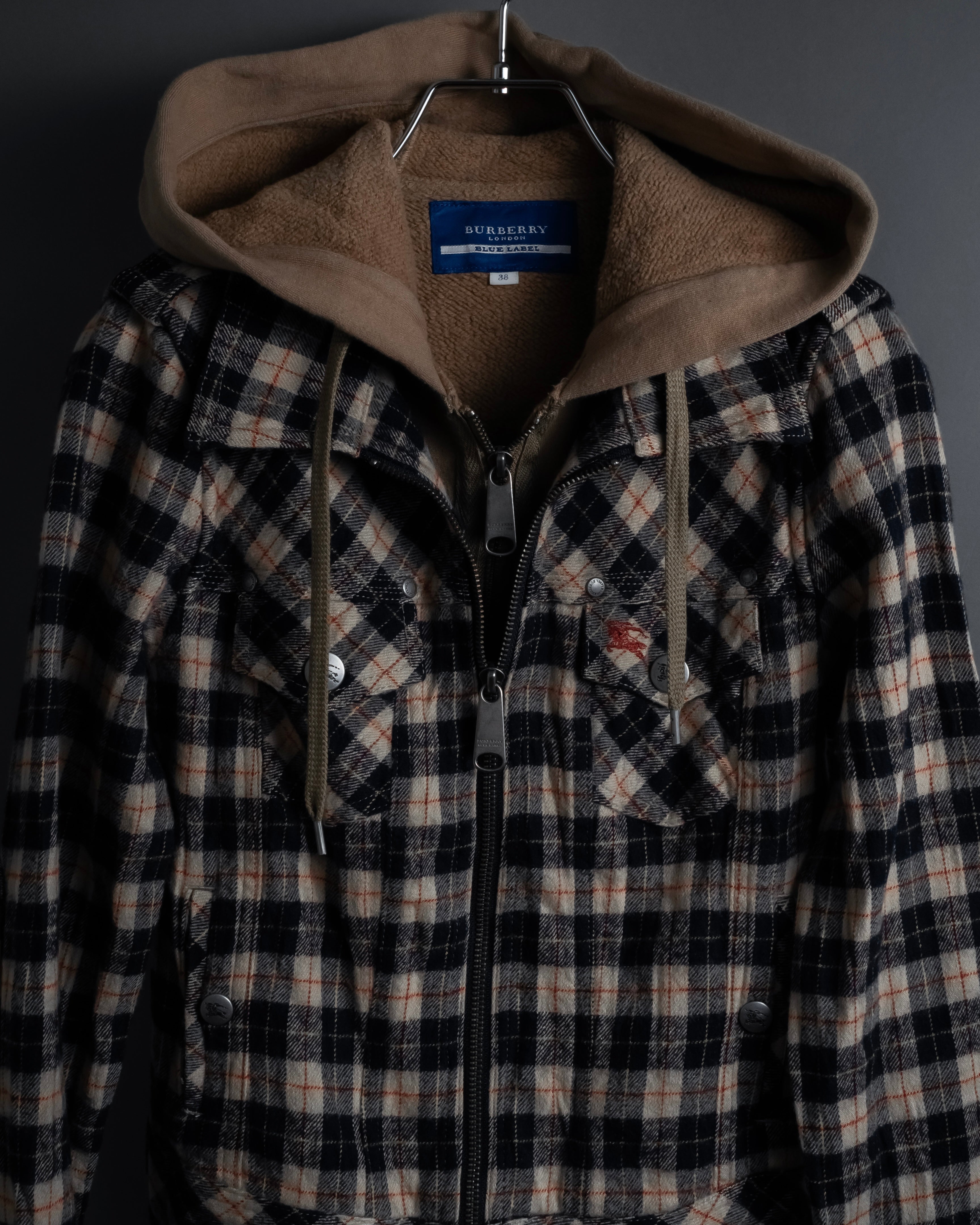 BURBERRY Blue Label