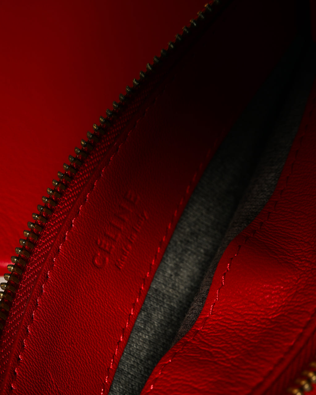 CÉLINE by Phoebe Philo
/ "Trio Small" Shoulder Bag Red