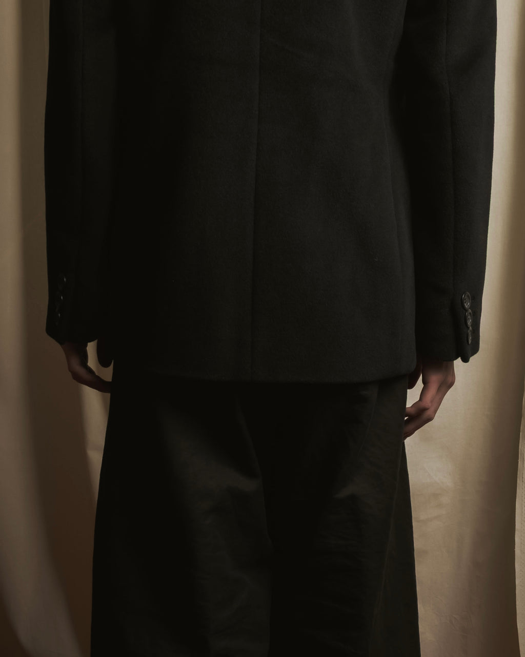 Abrigo doble botonadura estilo pea coat de los años 90-00 de "Max Mara"