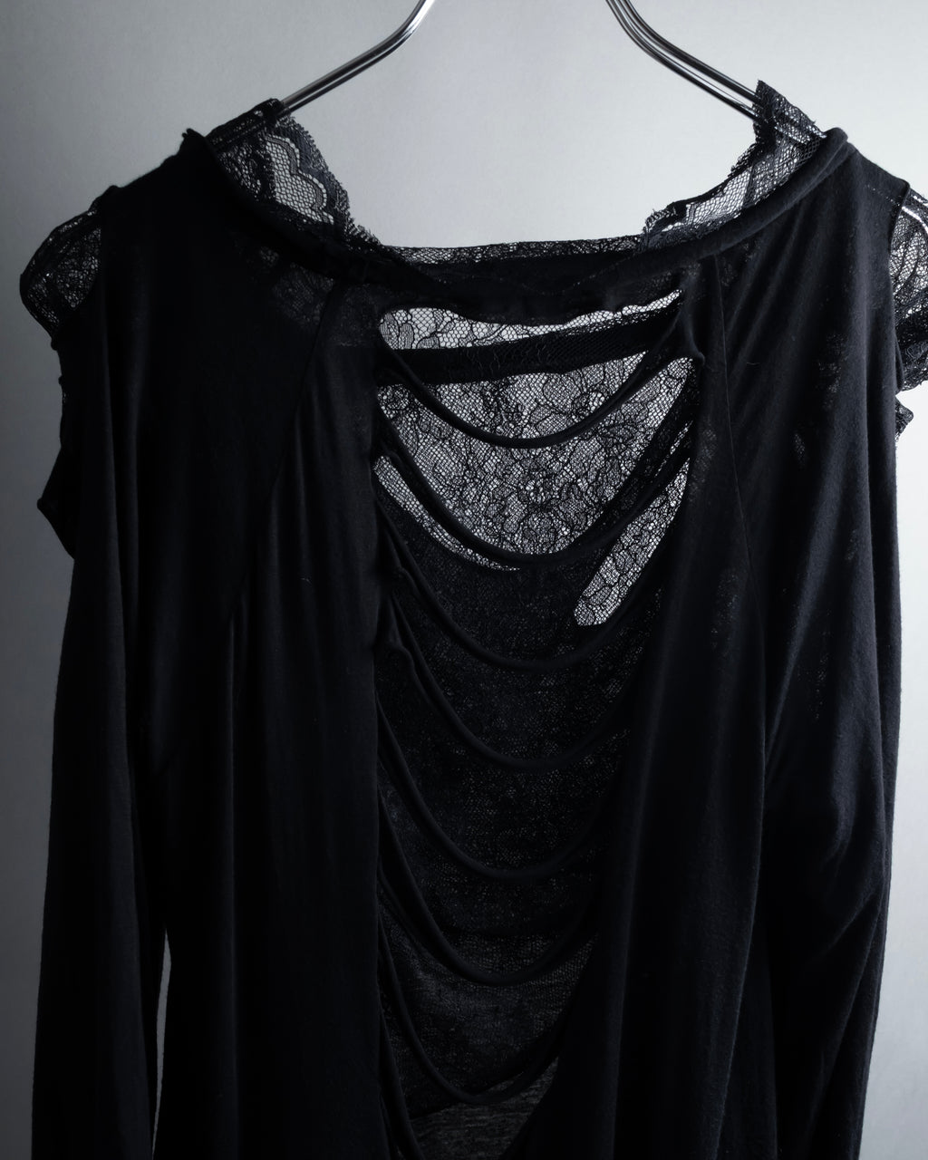 "RED VALENTINO" Distressed tulle skirt docking long pullover