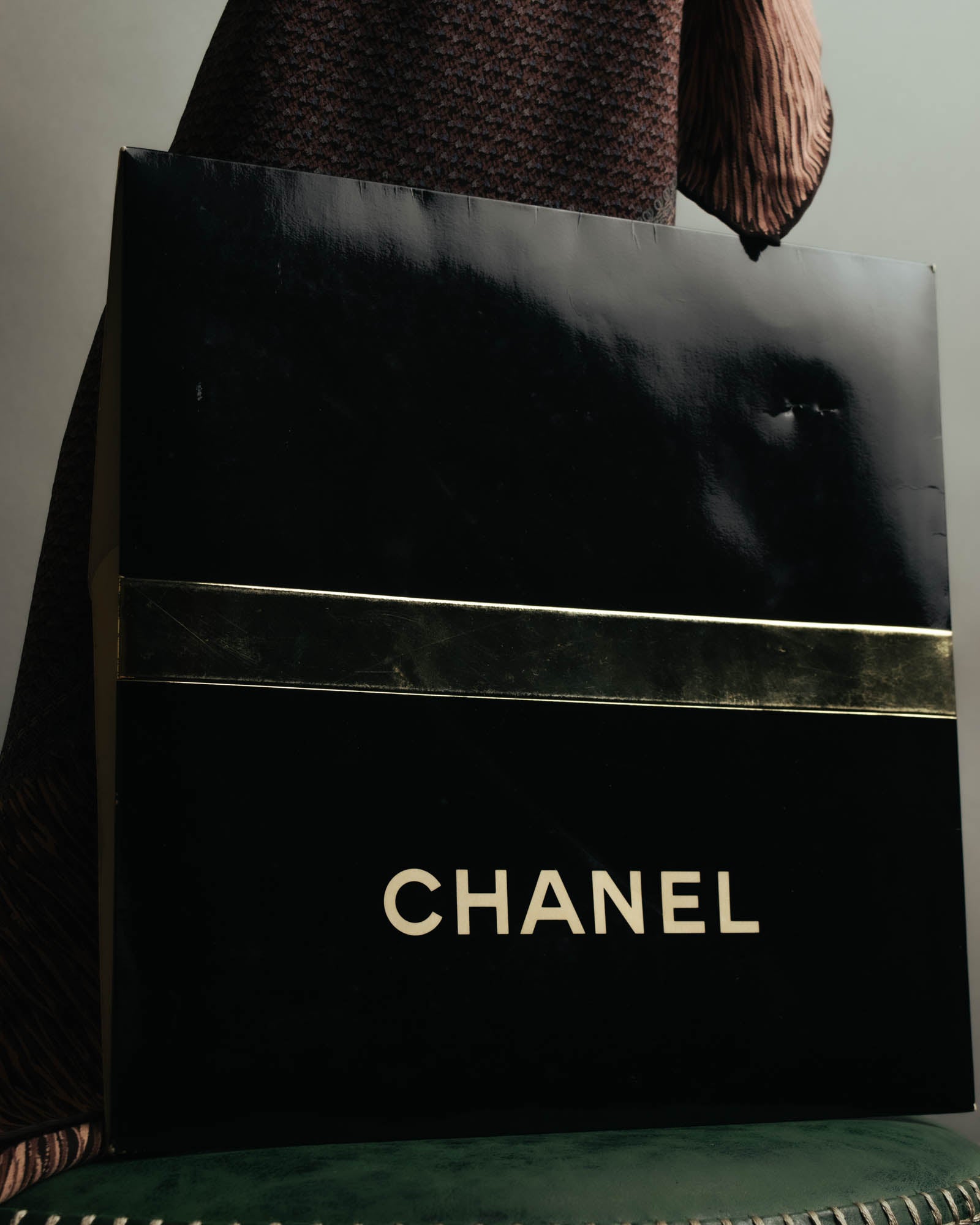 "CHANEL" 80's-90's Elegant silk scarf