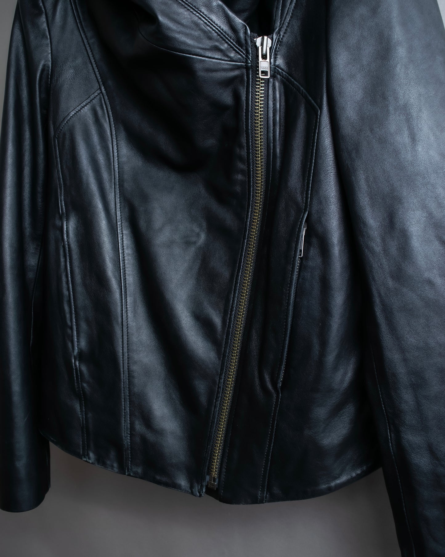 "HELMUT LANG"Boa switching shape leather zip-up jacket