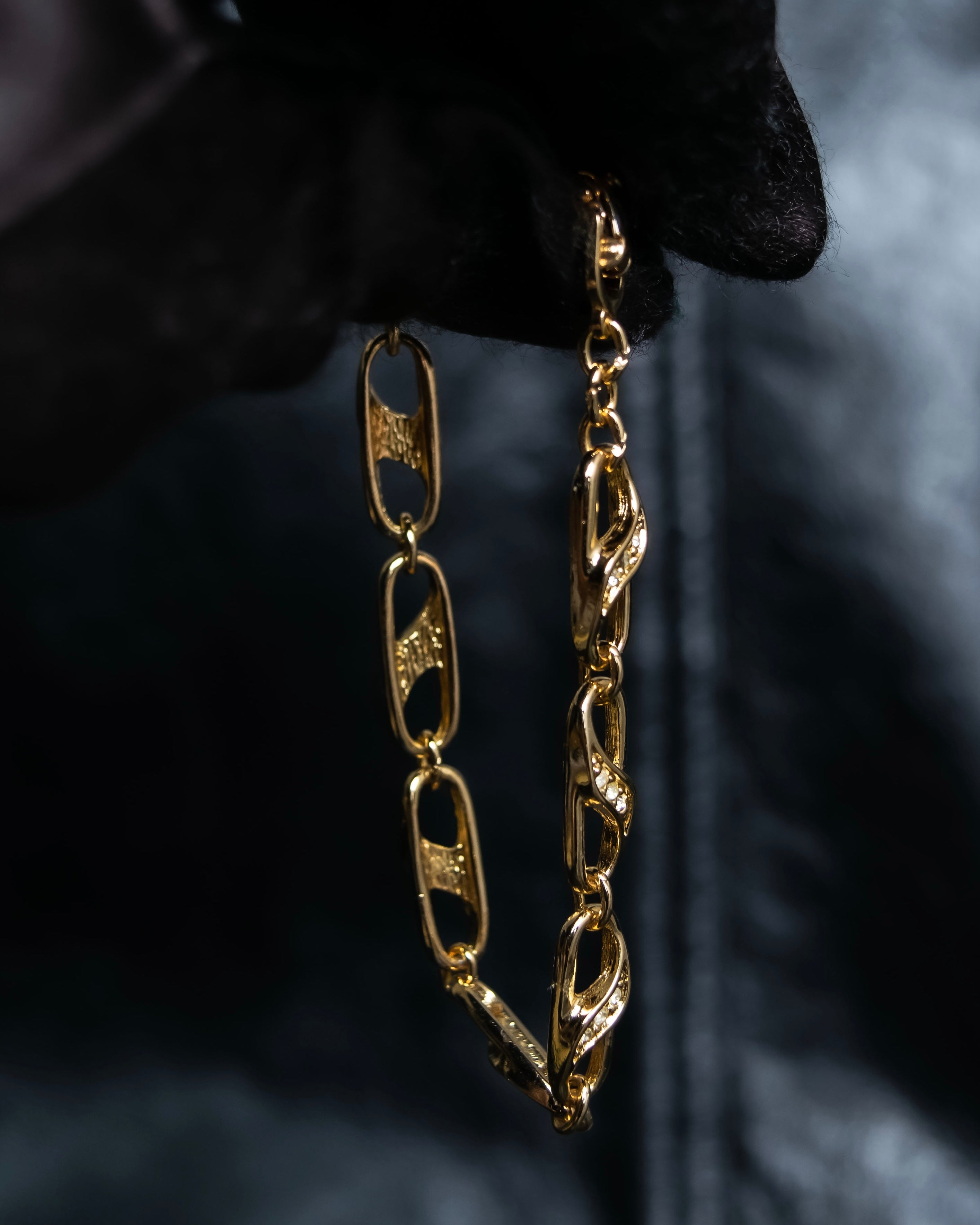 "DIOR" Oval chain rhinestone studded bracelet