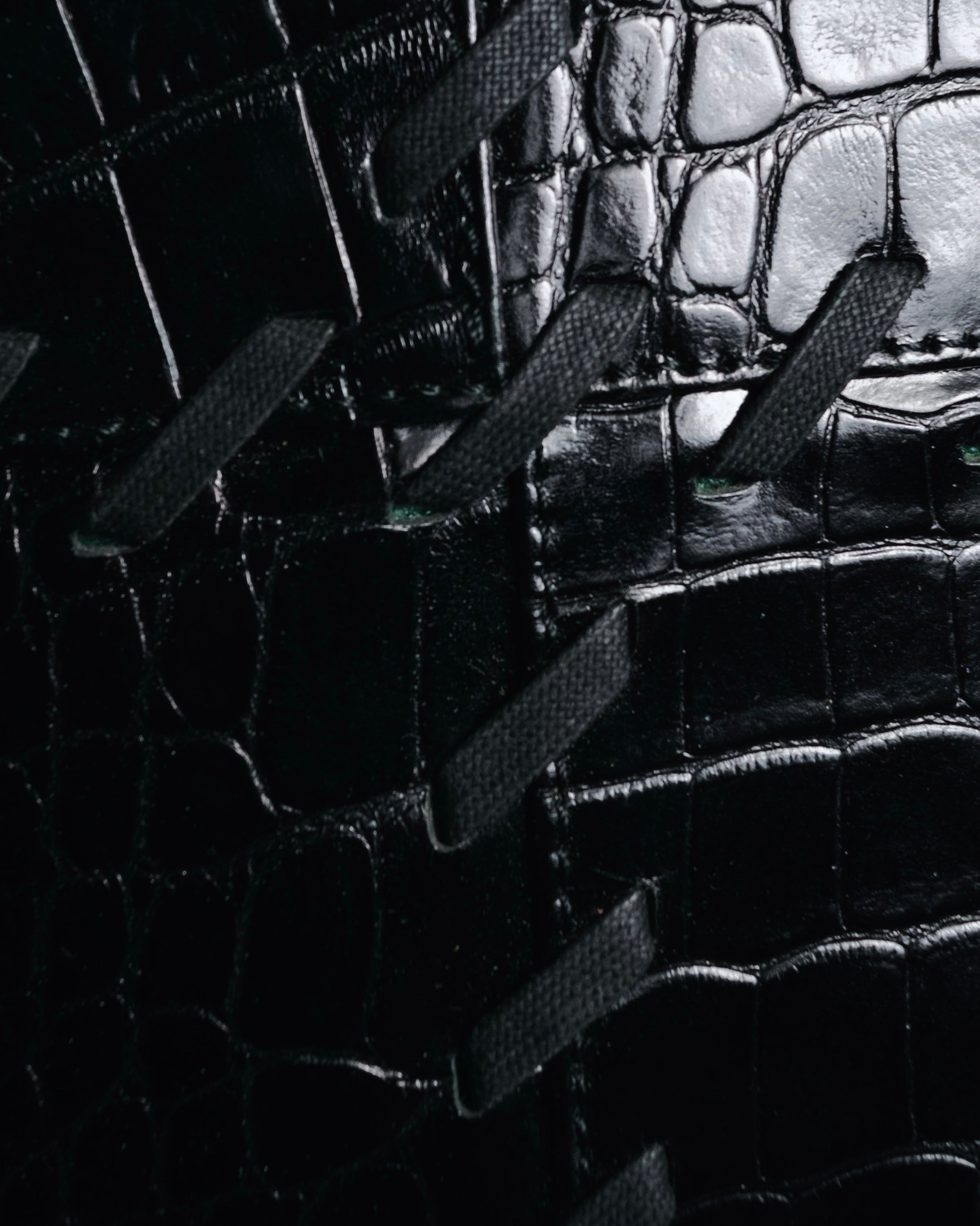 "YVES SAINT LAURENT" 90’s crocodile embossed lace up handbag