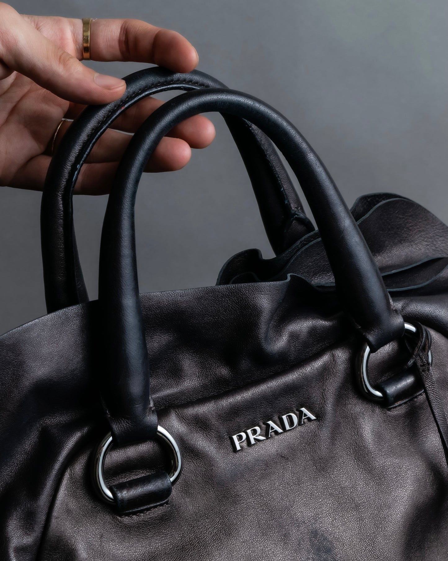 "PRADA" Frill docking one handle leather bag