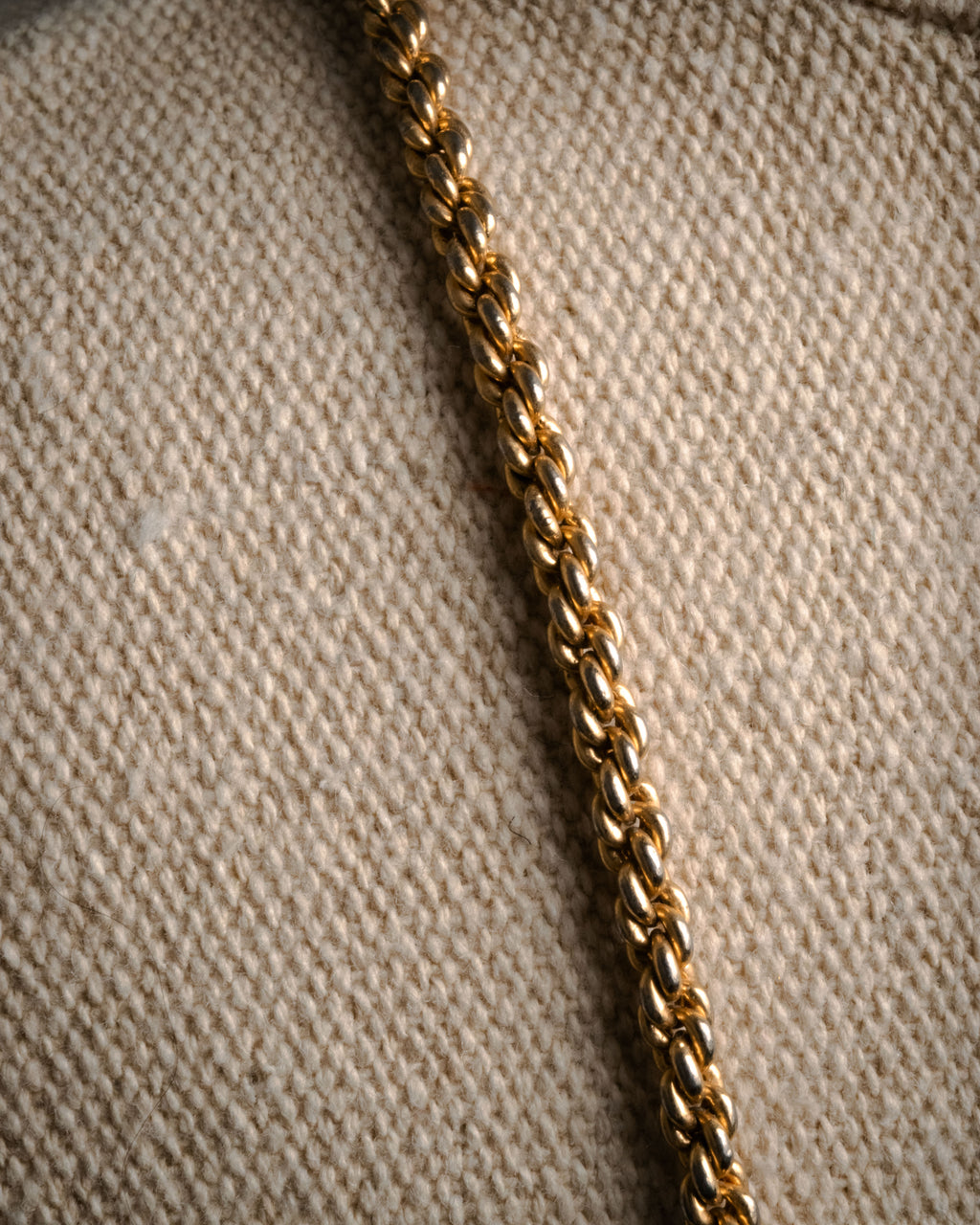 “Yves Saint Laurent” 90’s Cameo medallion rope chain necklace