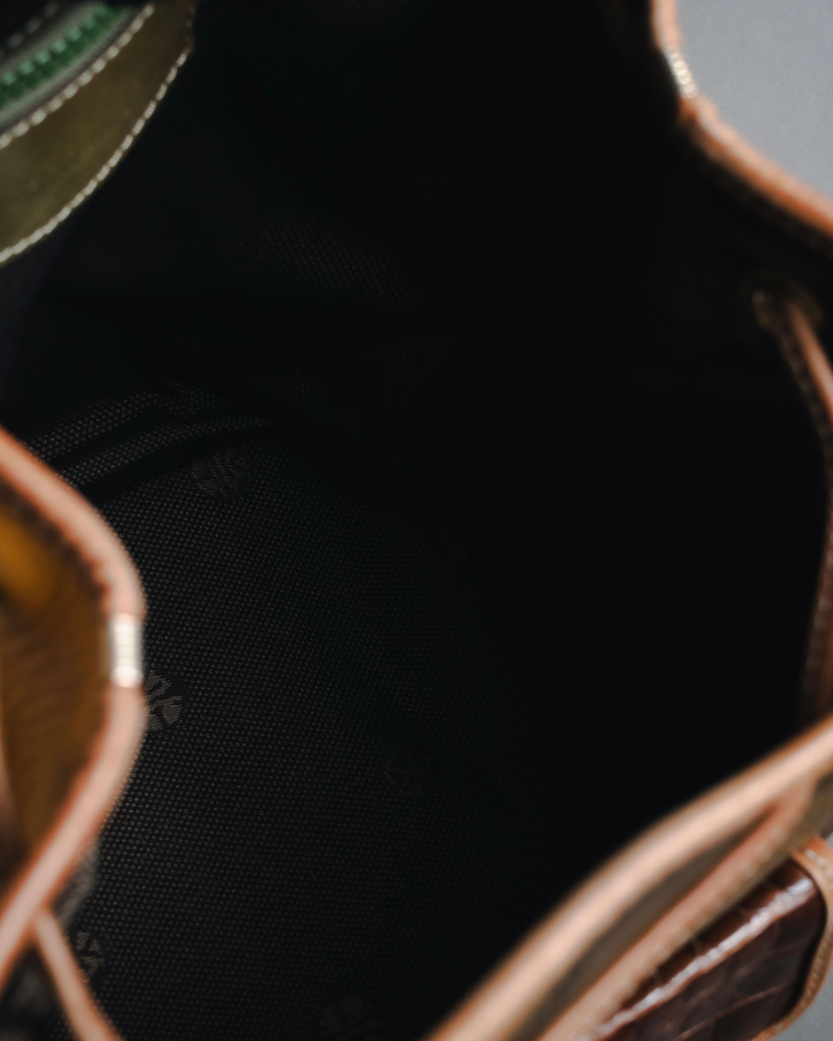 "LOEWE" 90’s drawstring leather bucket bag