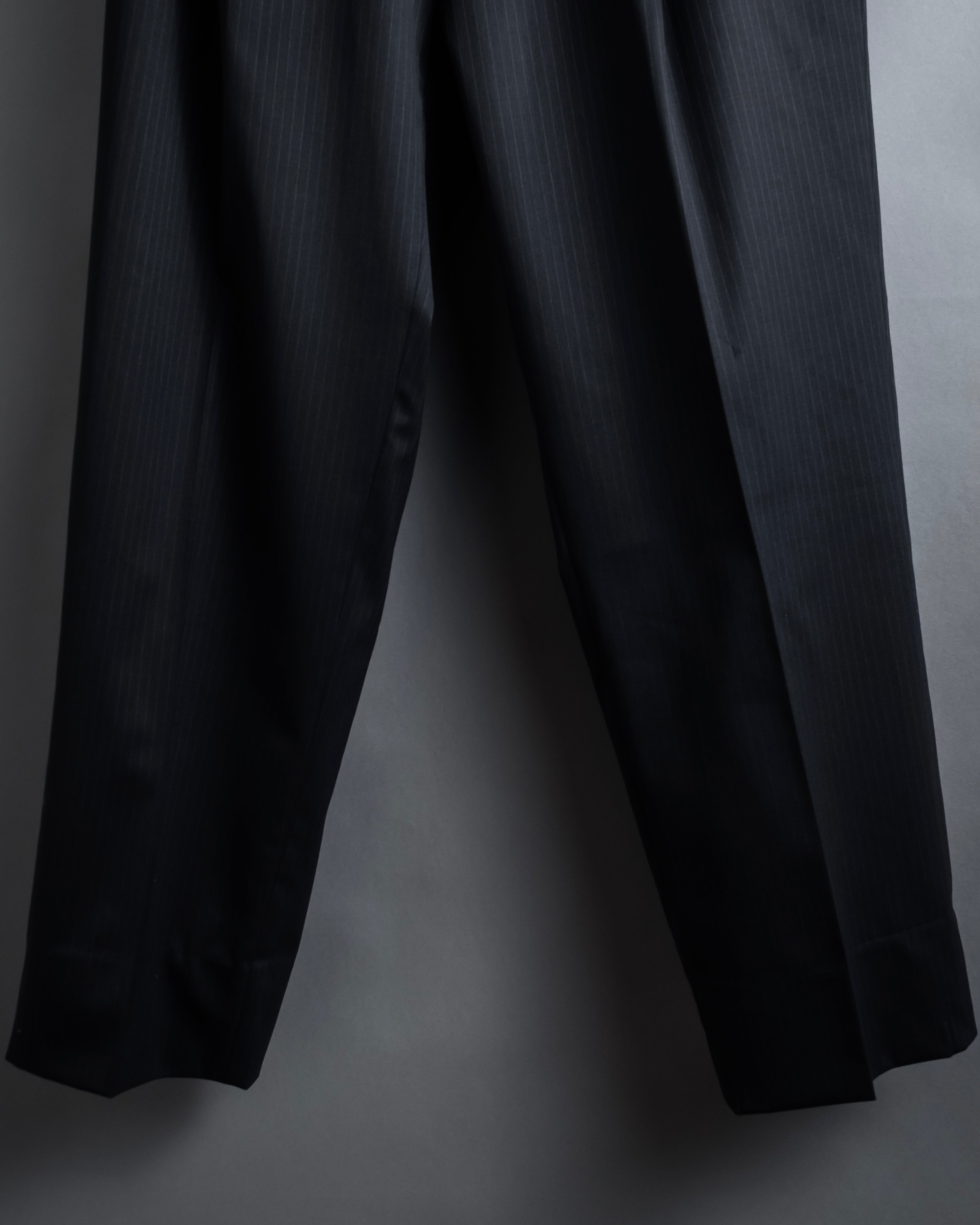 "GUCCI" 90's Elegant suiting pinstripe set up