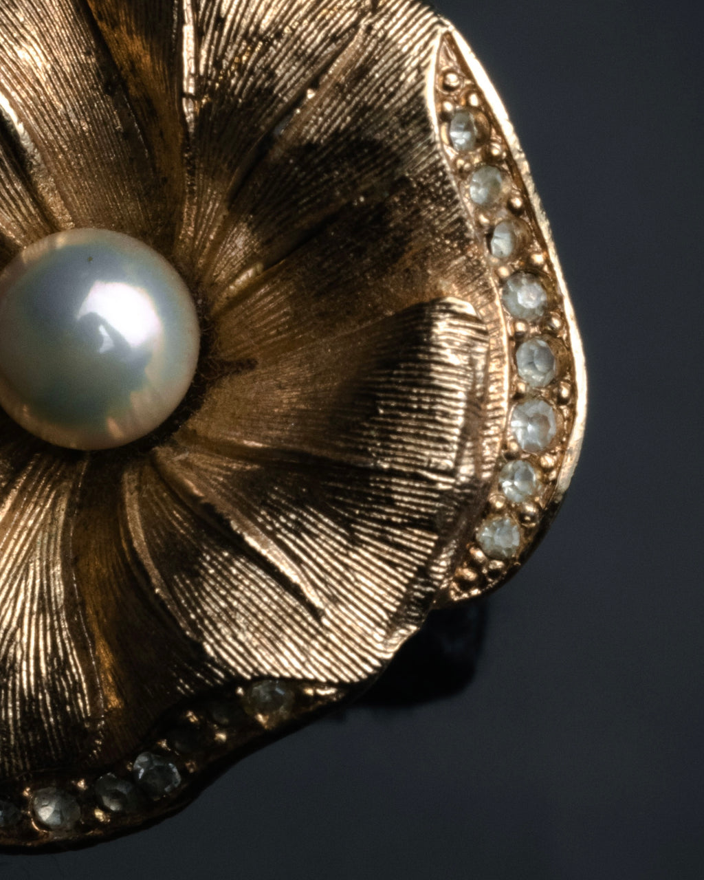 “Christian Dior” 70’s-80’s Pearl flower brooch