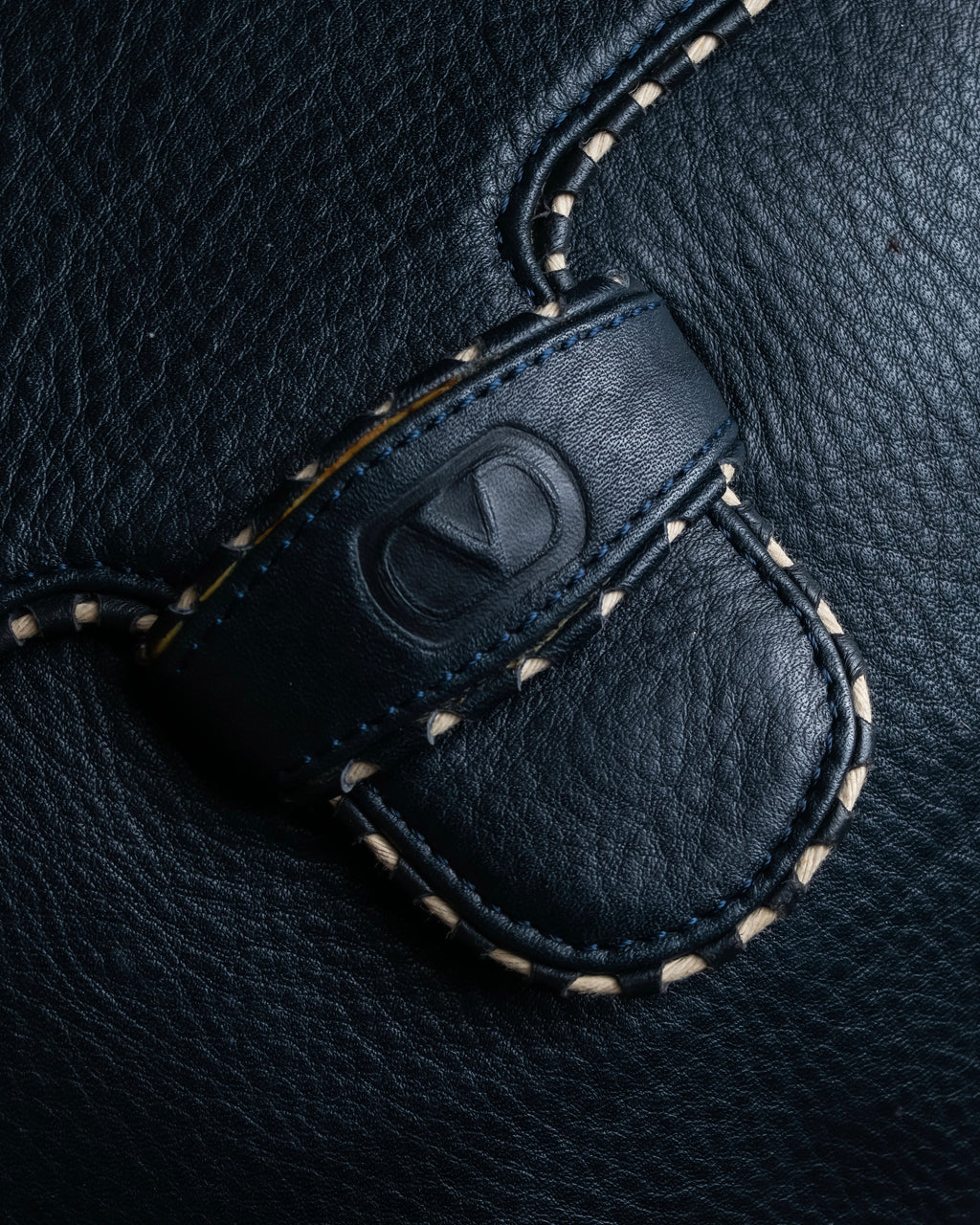"Valentino Garavani" Saddle stitch design grain leather hand bag