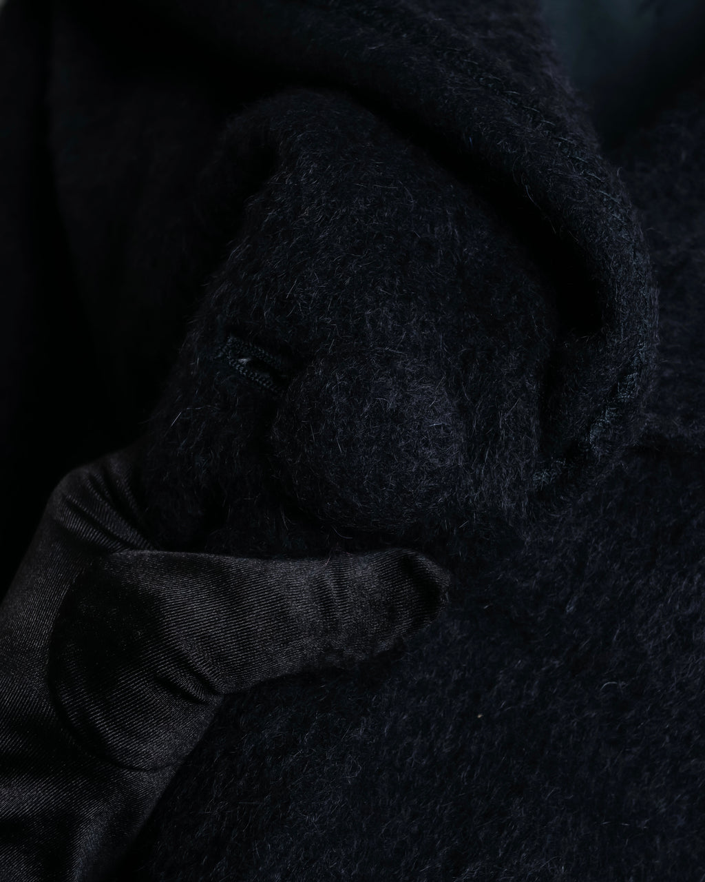 "YVES SAINT LAURENT" Large shawl collar black long coat