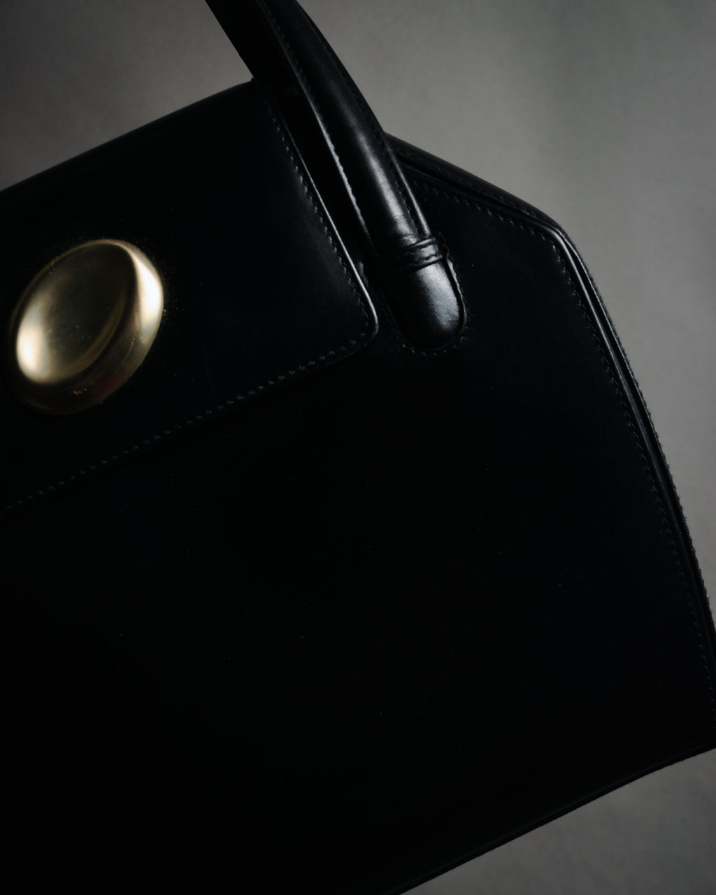 –SPECIAL– "GUCCI" 90’s Architectural oval hardware box calf handbag