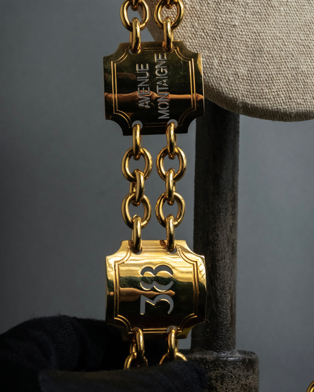 "CELINE" AVENUE MONTAIGNE 38 design gold necklace & belt