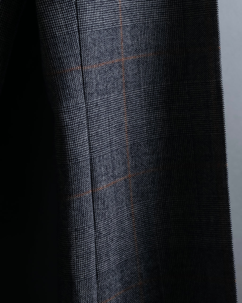 Pantalones vintage con detalle de botones, ventana de estampado a cuadros