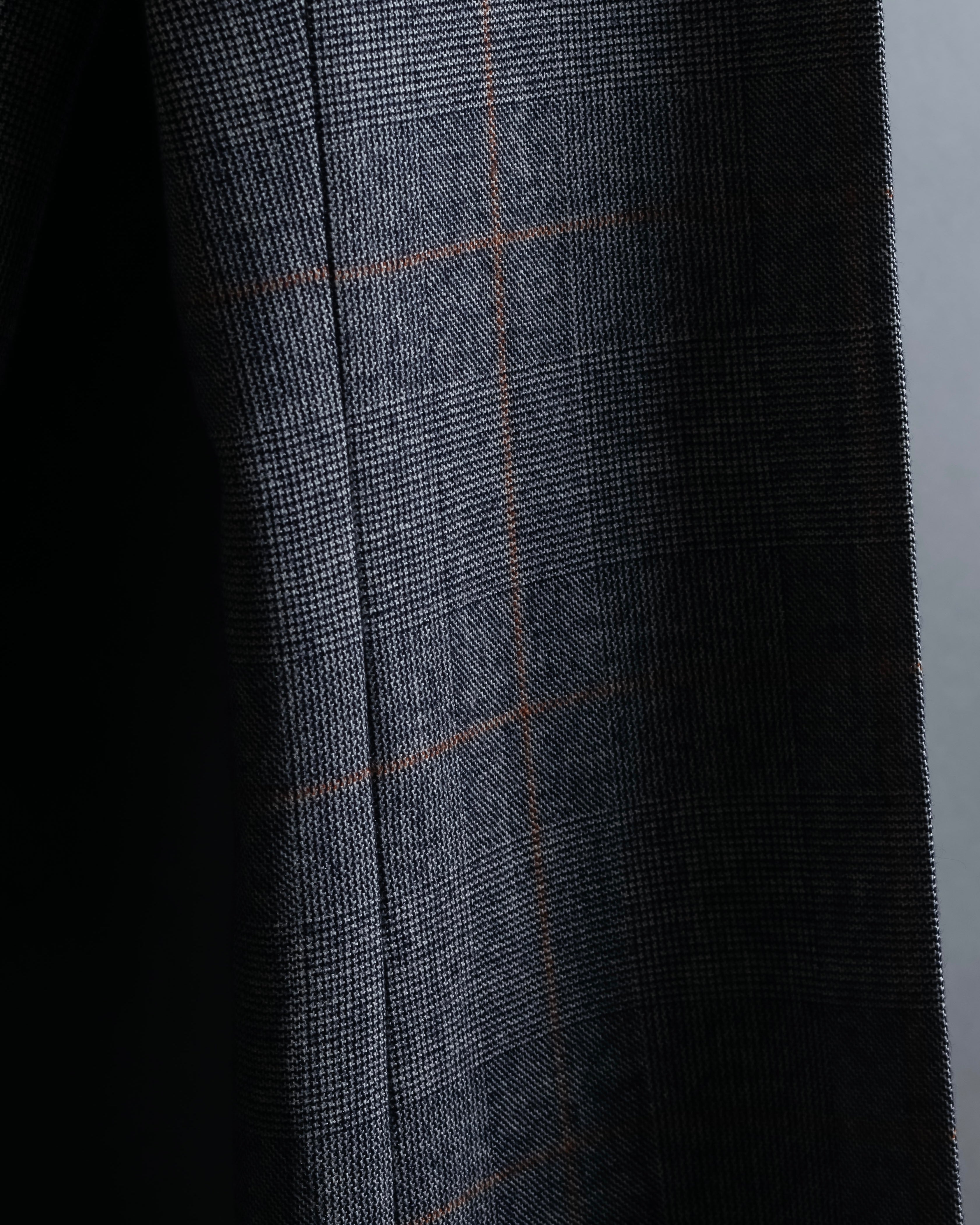 Pantalones vintage con detalle de botones, ventana de estampado a cuadros