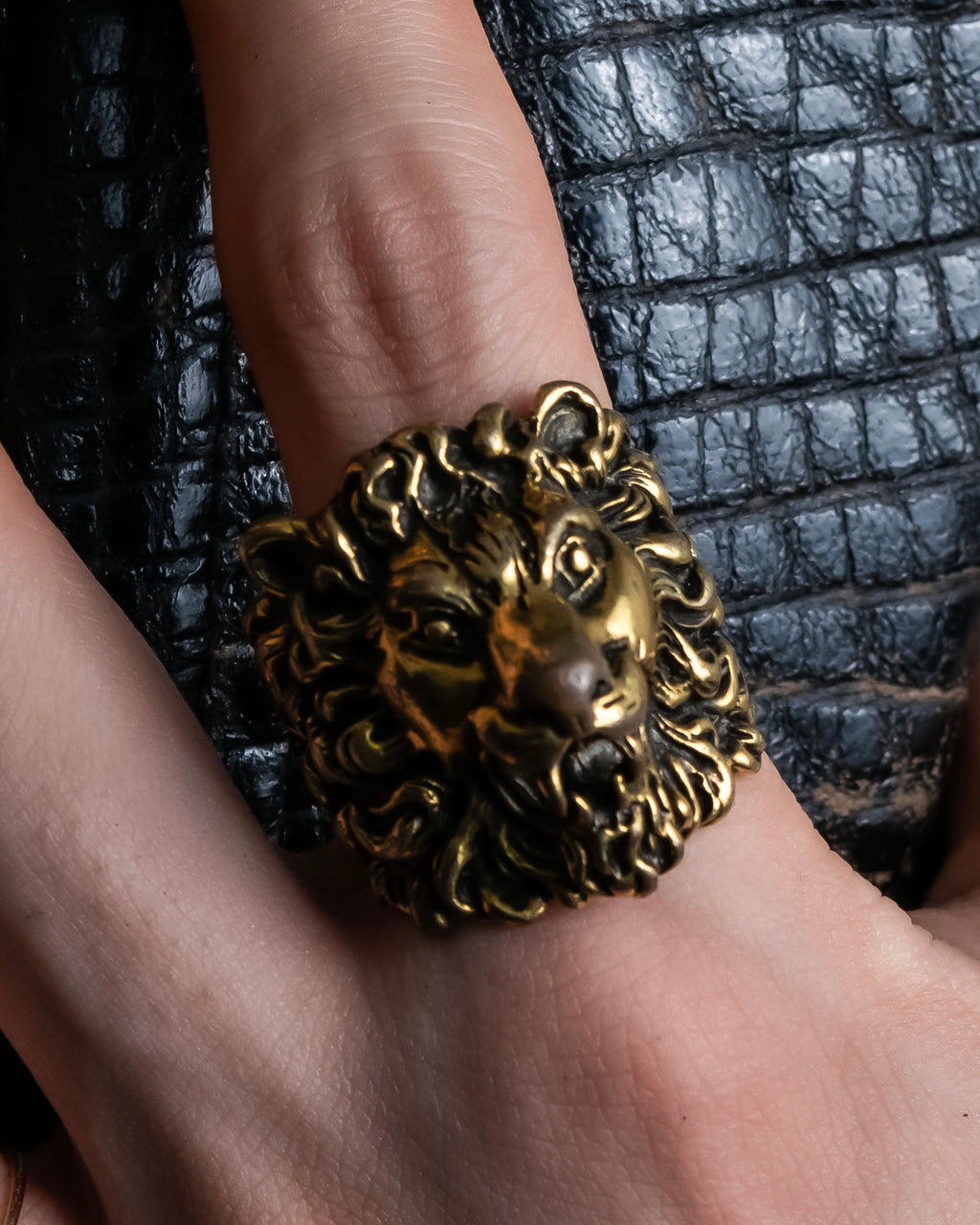 "GUCCI" realistic detailed lion head ring