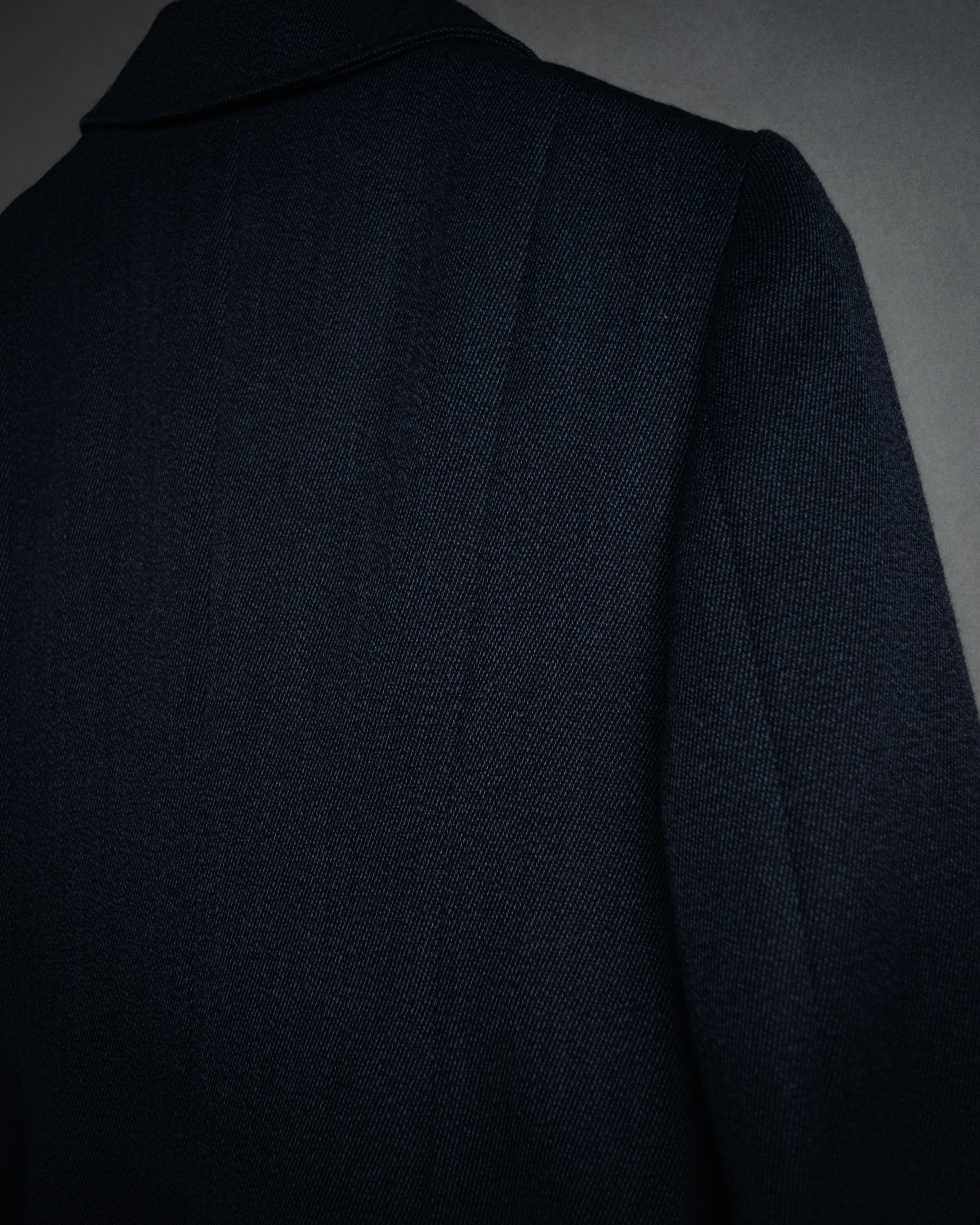 “MOSCHINO CHEAPANDCHIC”
00’s-10’s Tailored wool coat with double flap pockets