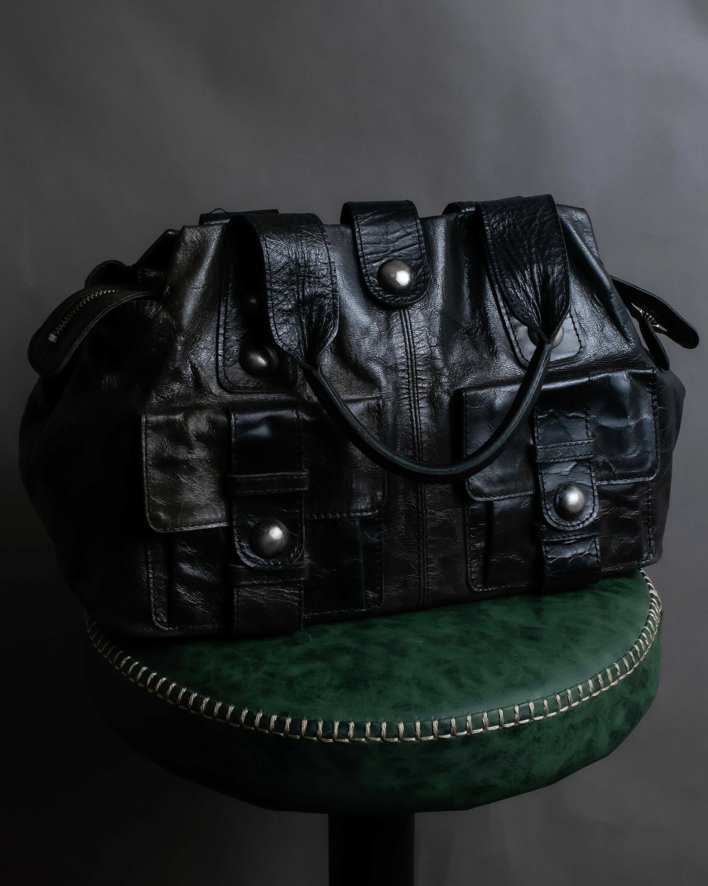 "tricot COMME des GARCONS" 
Flap pocket metal parts design leather hand bag