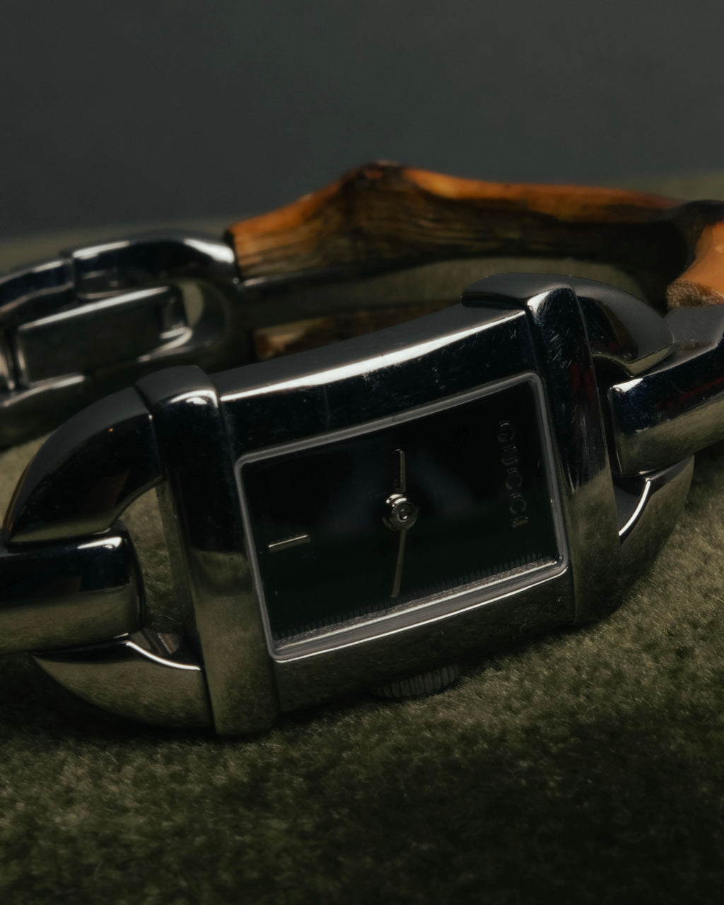 “GUCCI“ 00’s Bamboo bangle watch