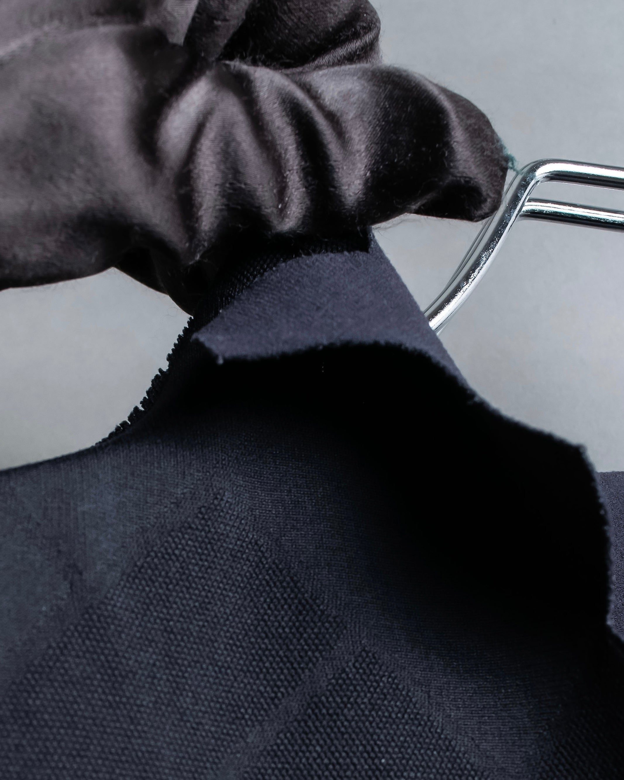 "PLEATS PLEASE ISSEY MIYAKE" 

Meander sleeveless tops