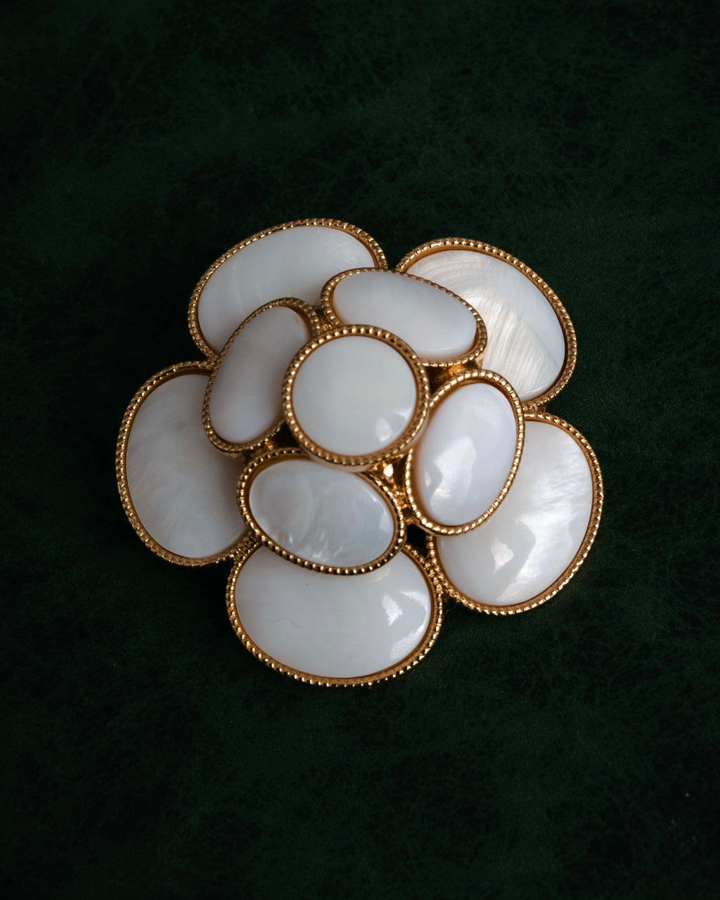 “VETEMENTS” 2017-2021 Archive-referenced mother of pearl flower brooch