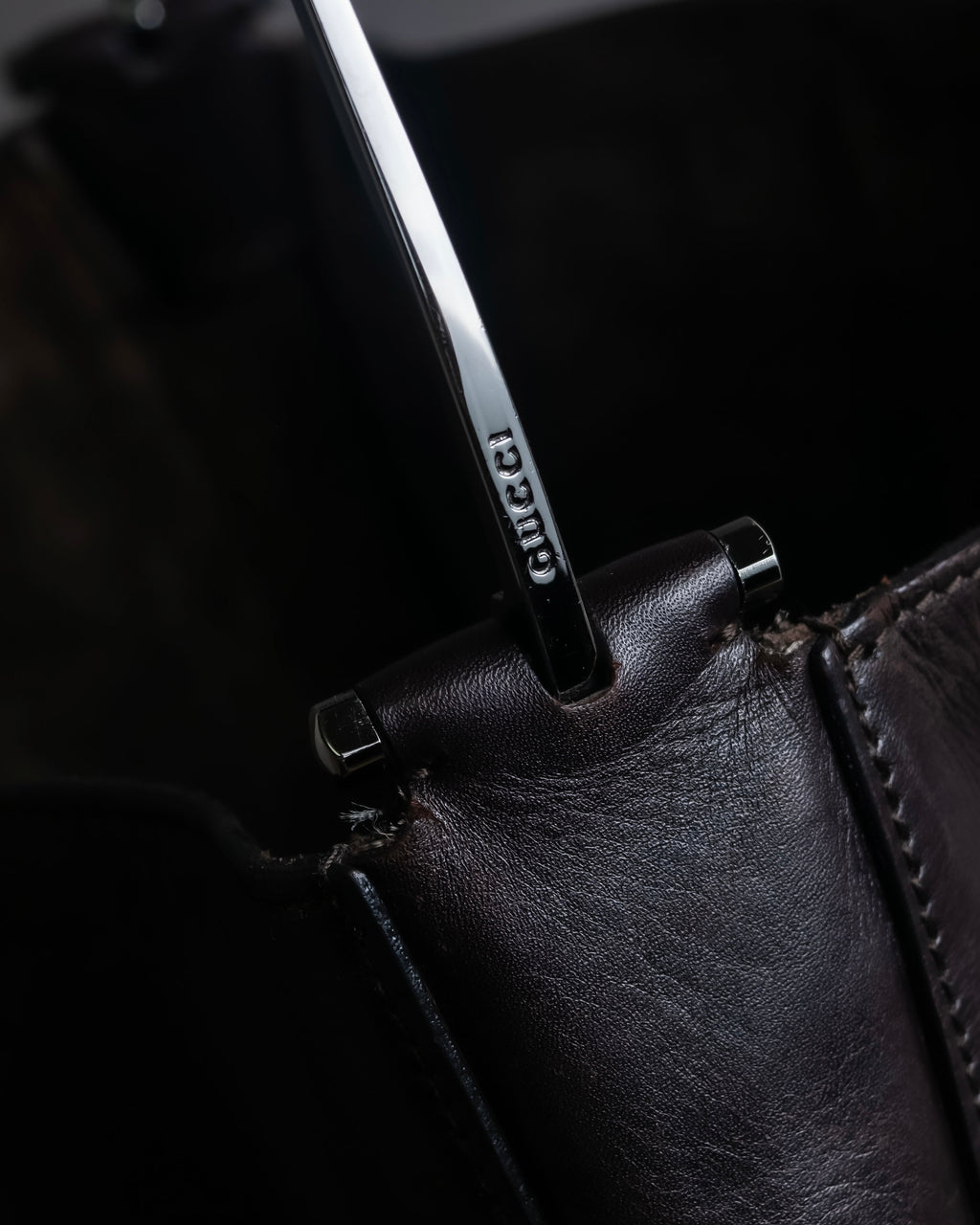 "GUCCI" Metal handle detail brown leather bag