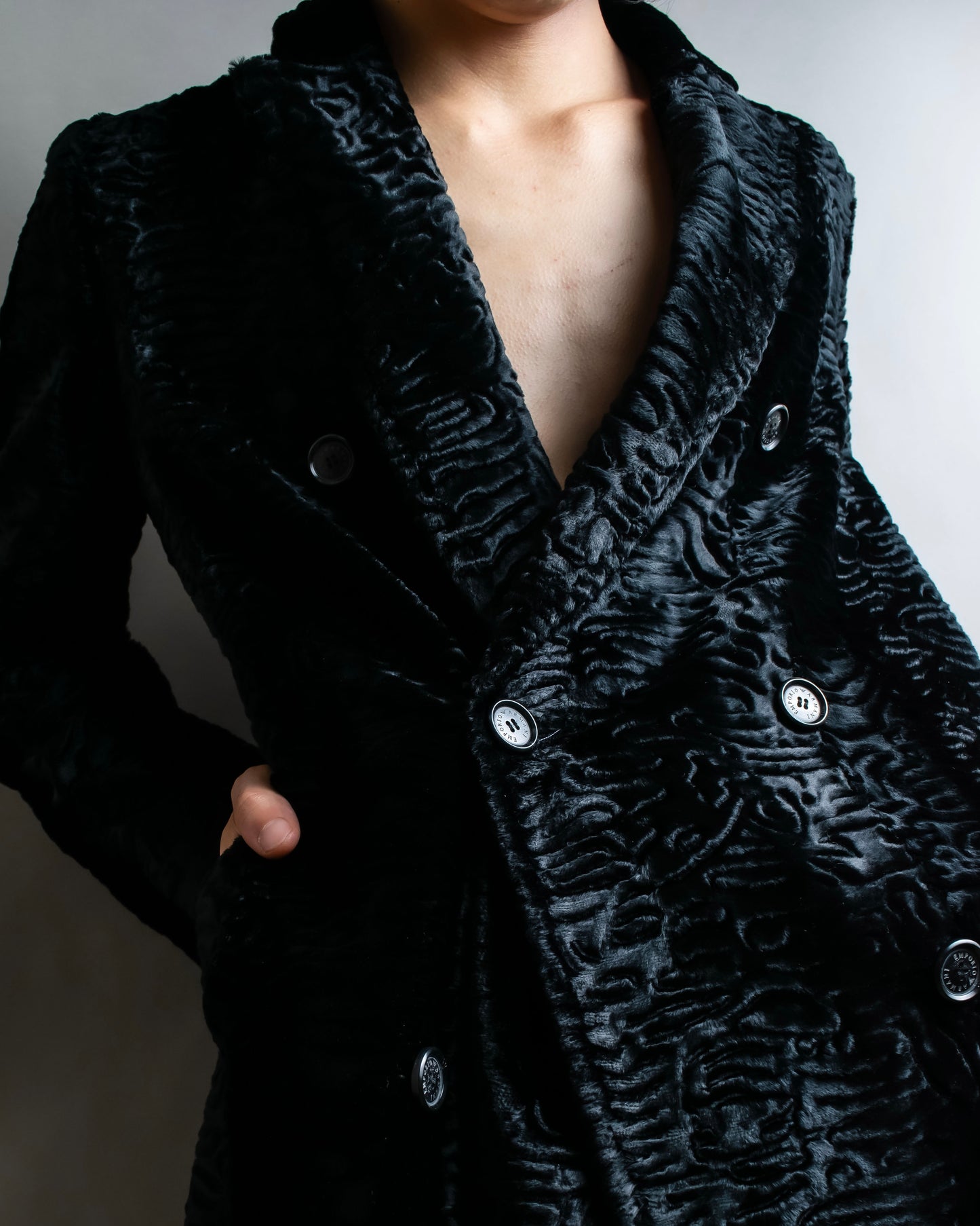 "EMPORIO ARMANI"  Dimensional wave pattern velour like chester coat