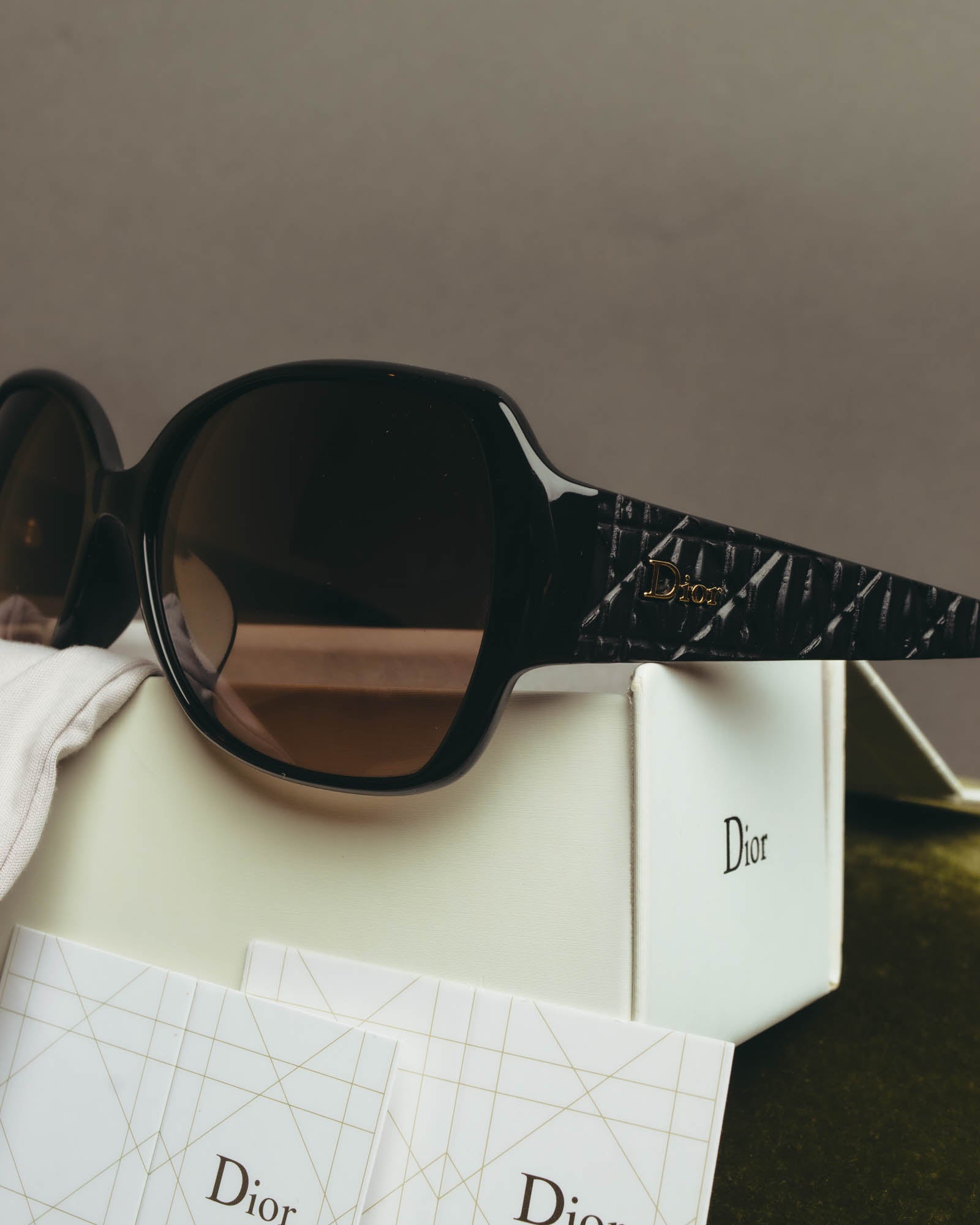 "Christian Dior" 10's Oversized quilted temple sunglasses